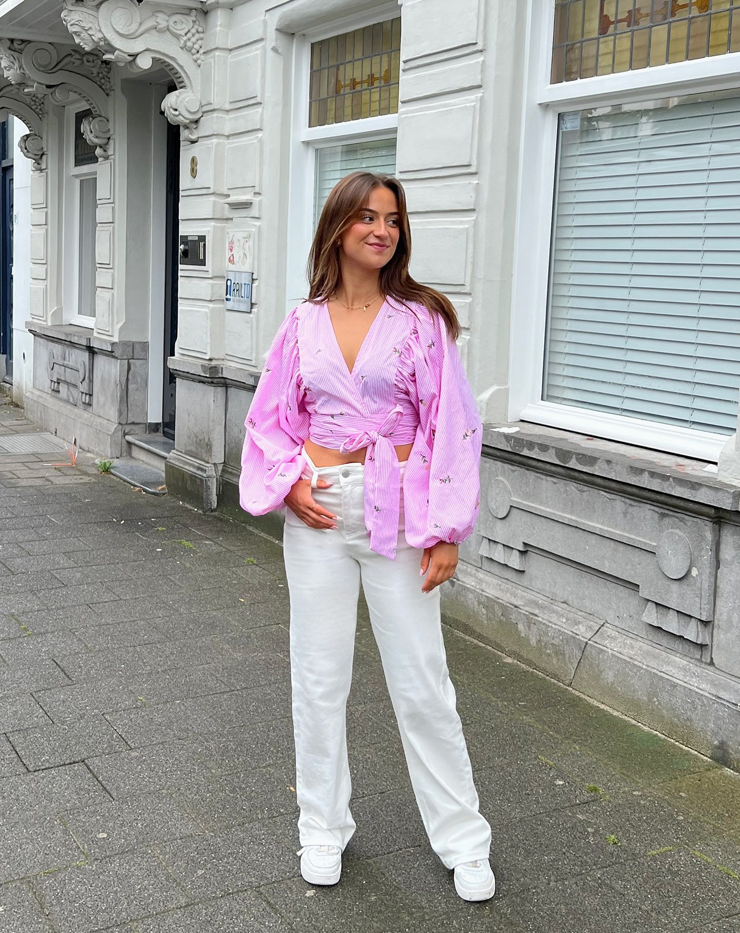 STRIPE FLOWER WRAP TOP PINK