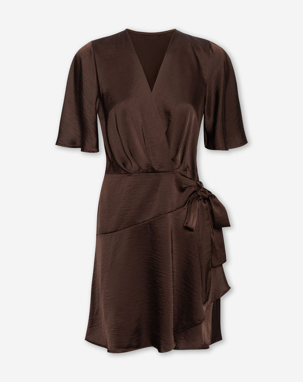 ELINE SATIN CRINKLE WRAP SHORT SLEEVE  DRESS BRUIN