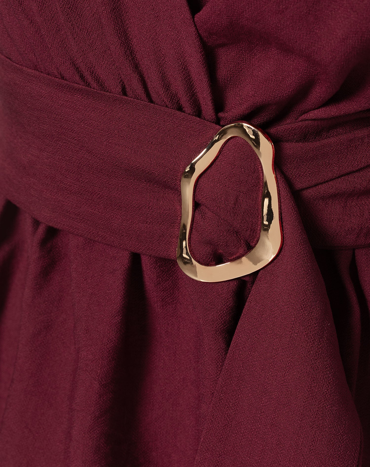 ZAYA VISCOSE BUCKLE TOP BURGUNDY