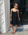 MIRA MOUSSELINE SHORT DRESS ZWART