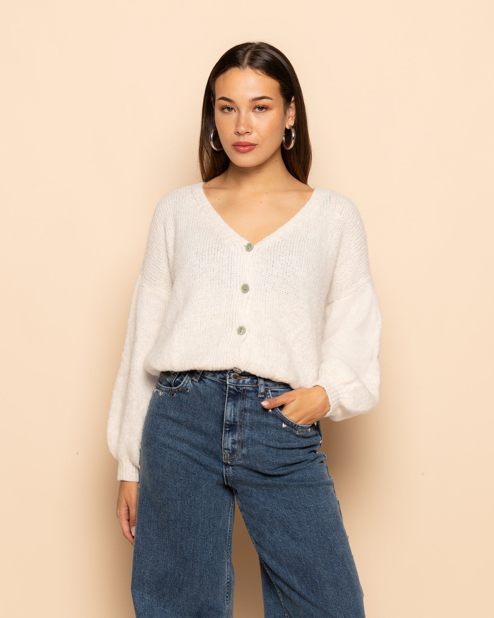 JOLIE V-NECK CARDIGAN CRÈME