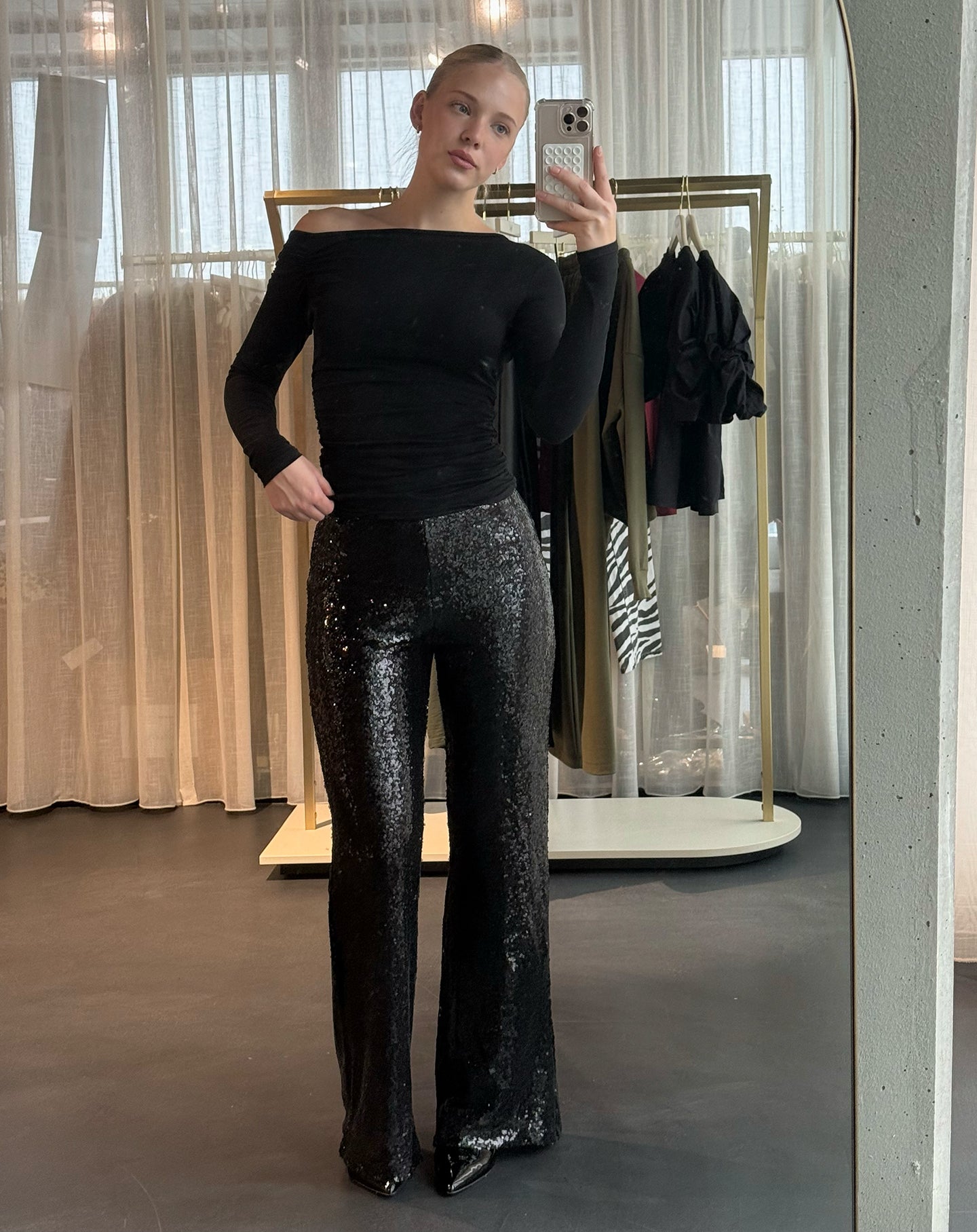 SEQUINS STRAIGHT LEG PANTALON ZWART