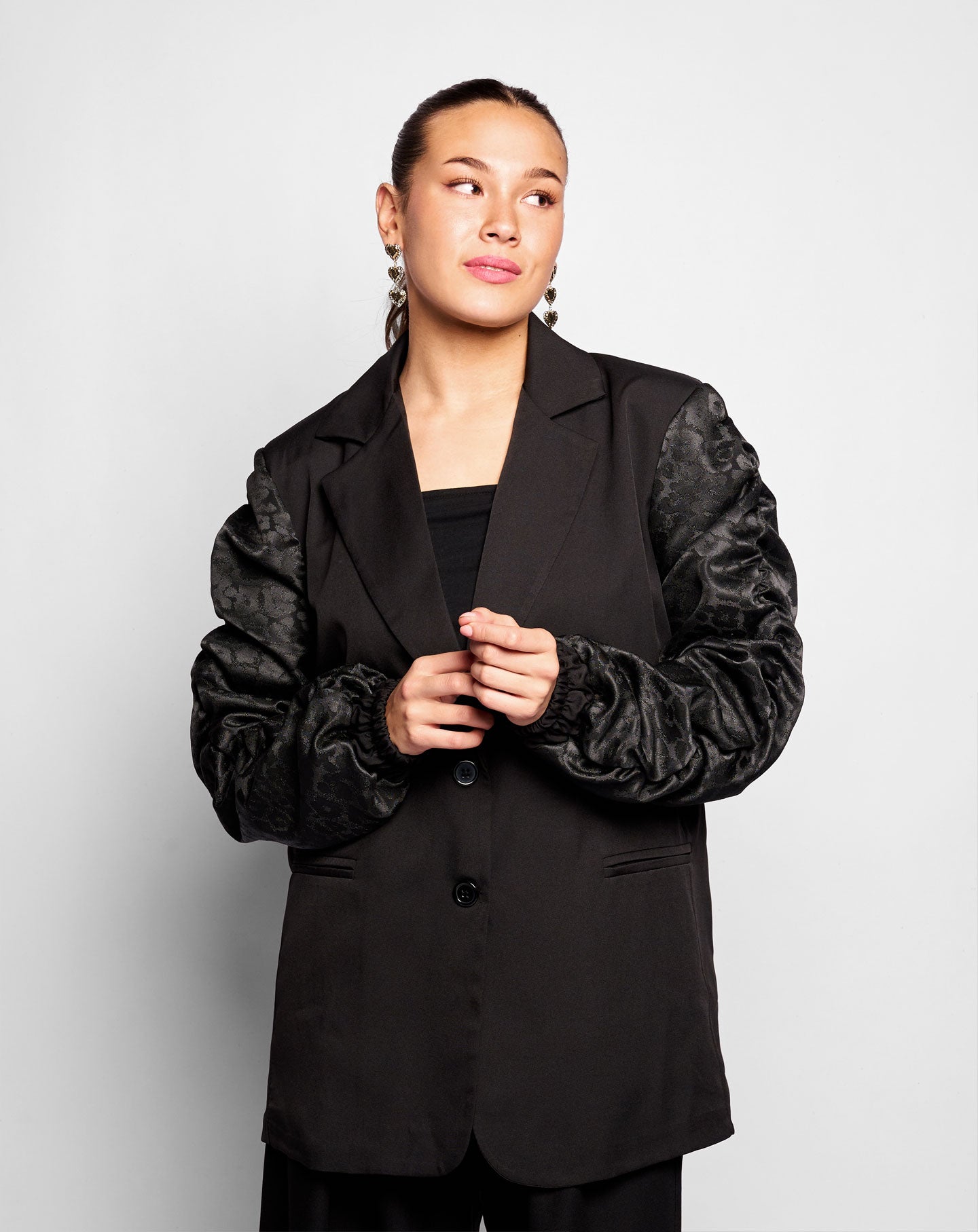 BOMBER SLEEVE BLAZER BLACK