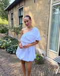 ROAMY ONE SHOULDER PUFF SLEEVE DRESS WIT