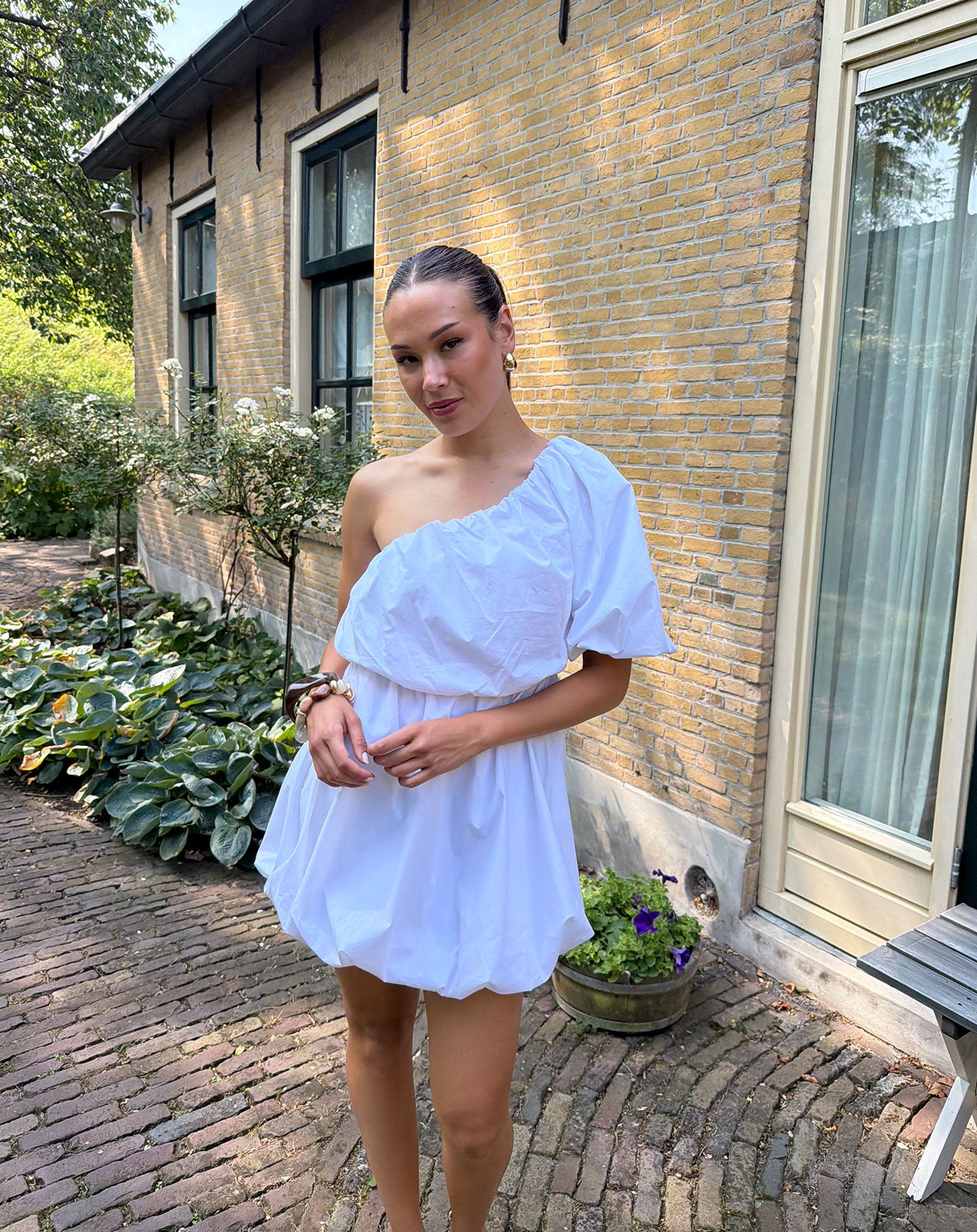 ROAMY ONE SHOULDER PUFF SLEEVE DRESS WIT