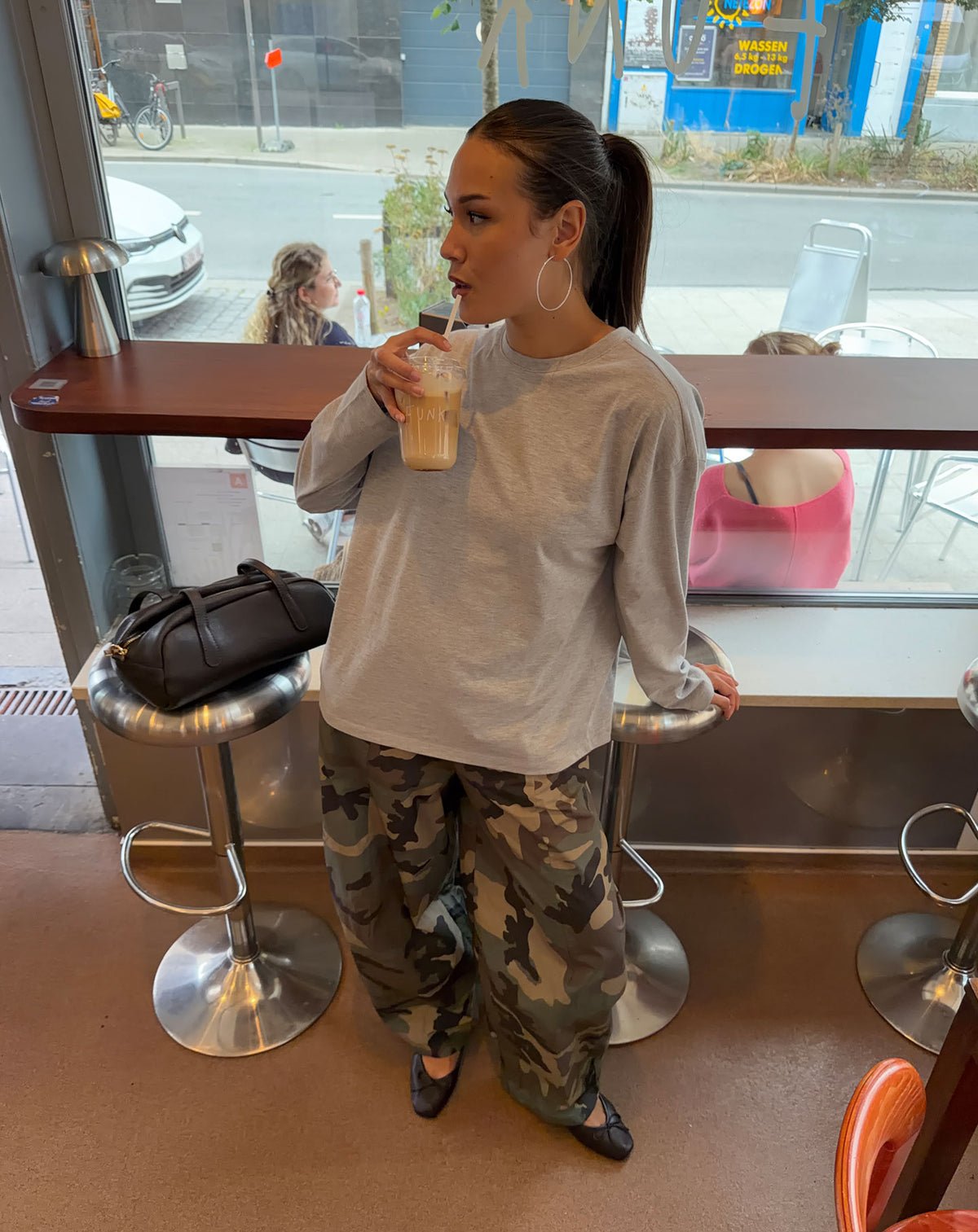 JENNY CAMO BARREL PANTS LEGERGROEN