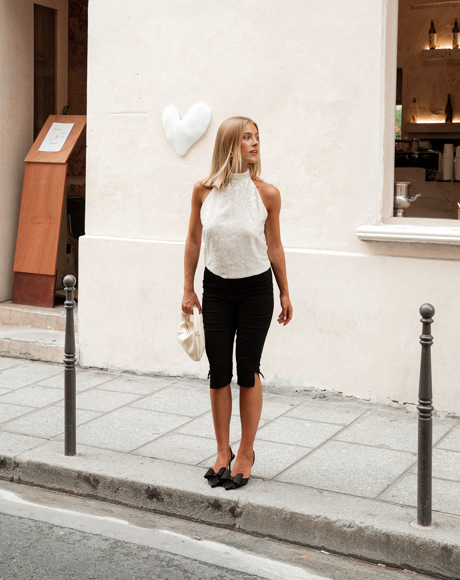 SEQUINS HALTER TOP CRÈME