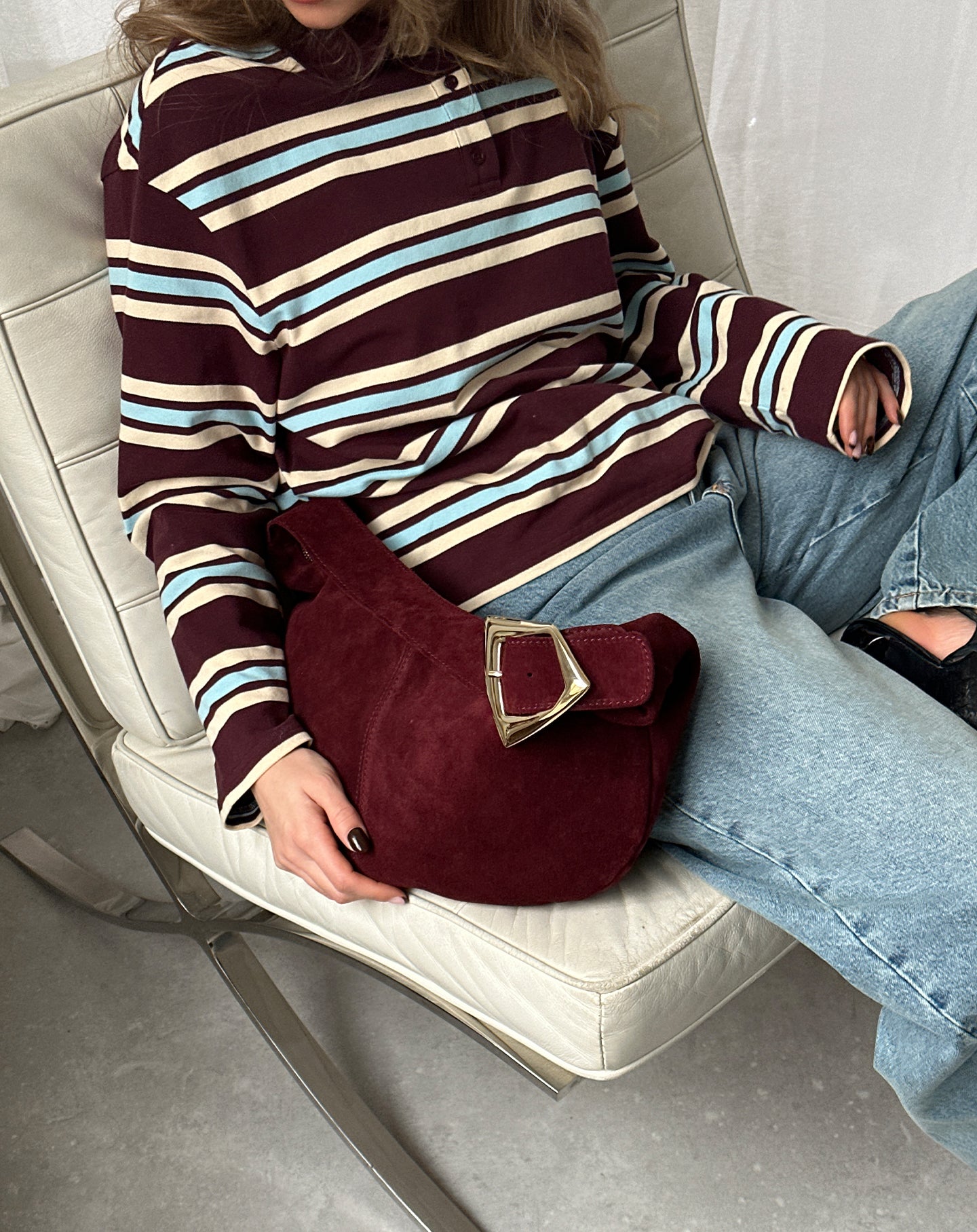 BUCKLE SUEDE SHOULDER BAG BURGUNDY