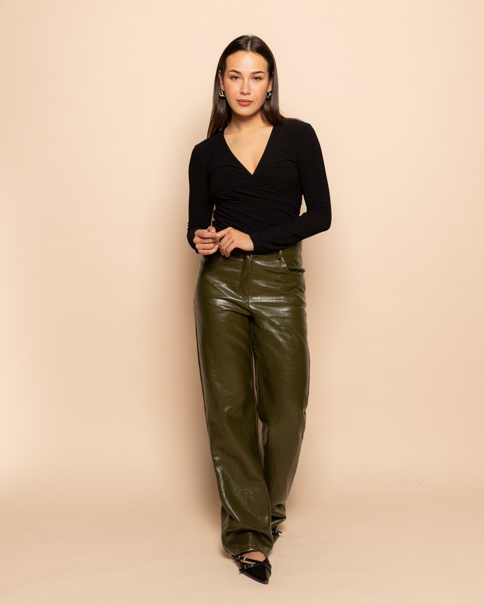 KATIE LIQUID LEATHER STRAIGHT LEG PANTS OLIJFGROEN