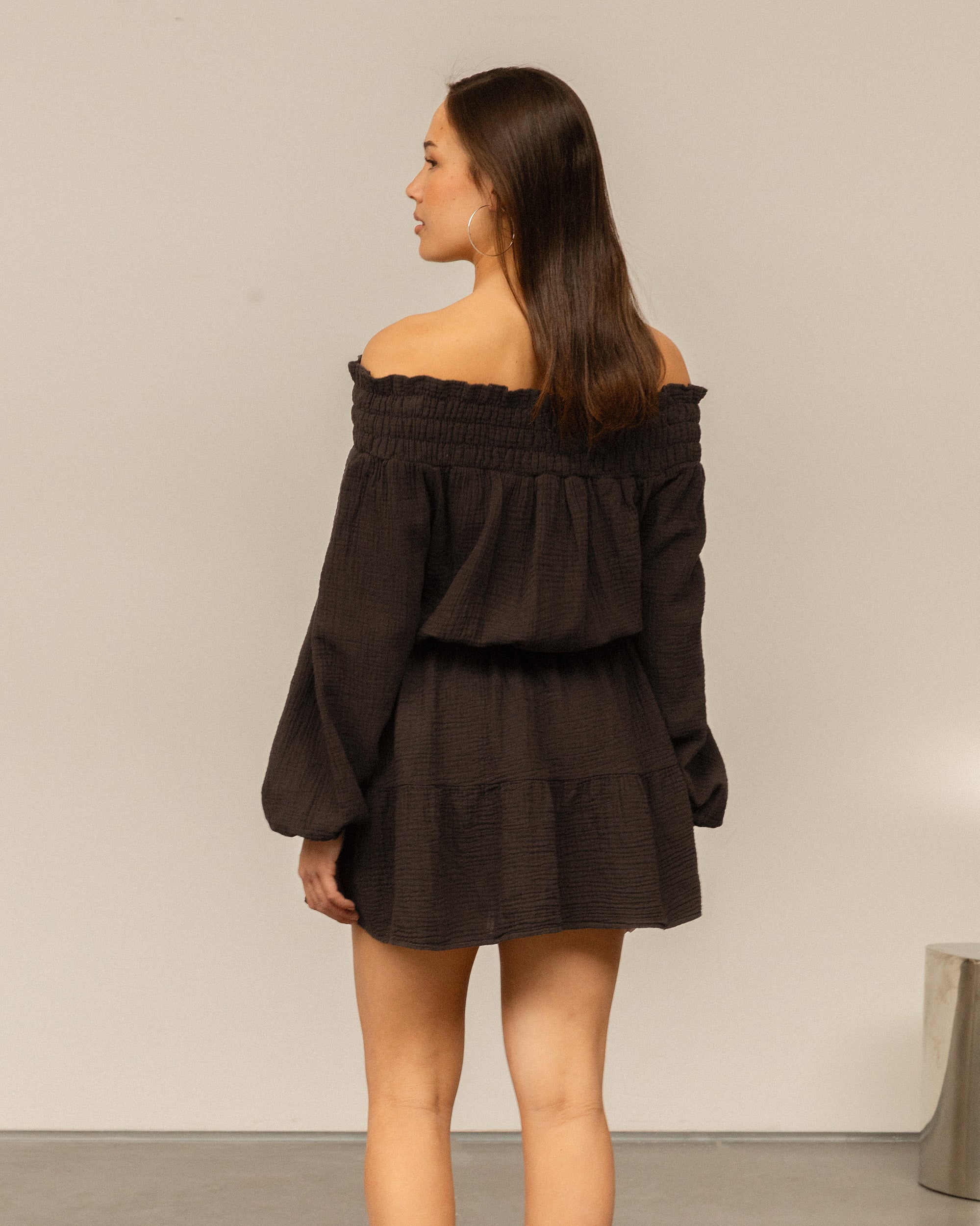 MOUSSELINE OFF SHOULDER DRESS BRUIN