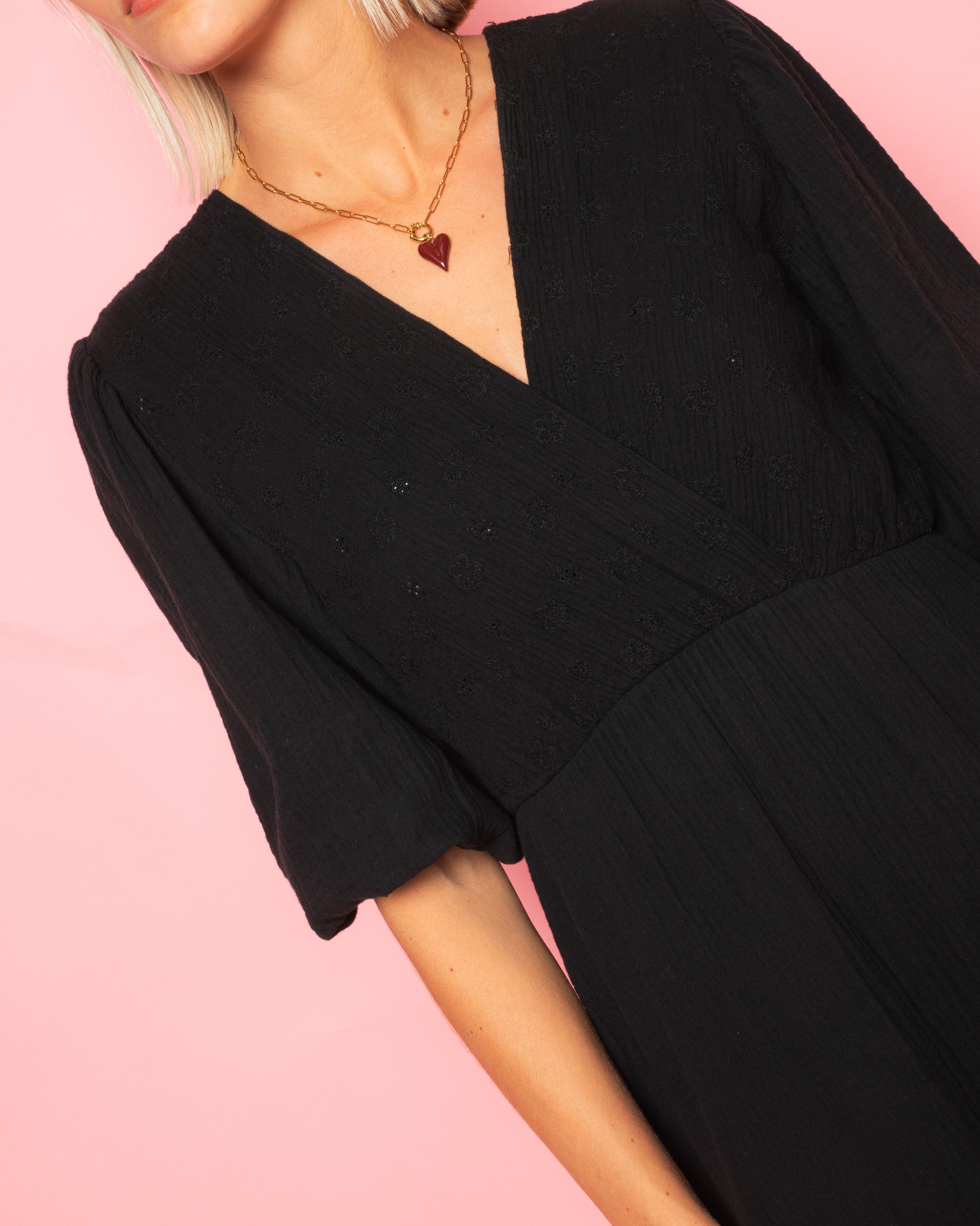 LOIZA FLOWER MOUSSELINE MAXI DRESS ZWART