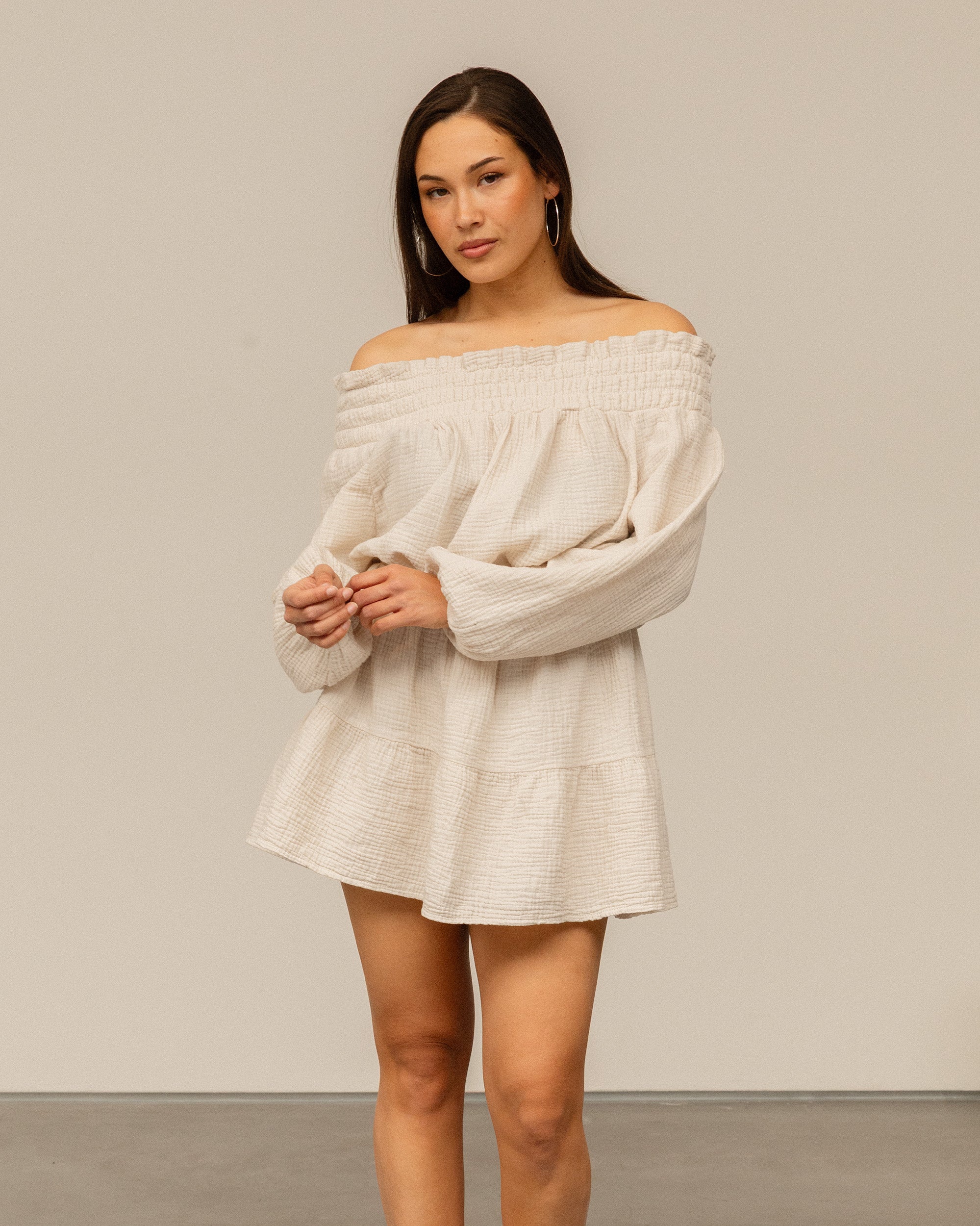 MOUSSELINE OFF SHOULDER DRESS ZAND