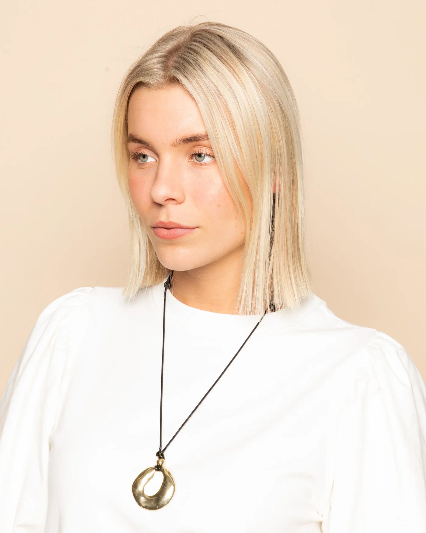 PENDANT CORD NECKLACE GOLD