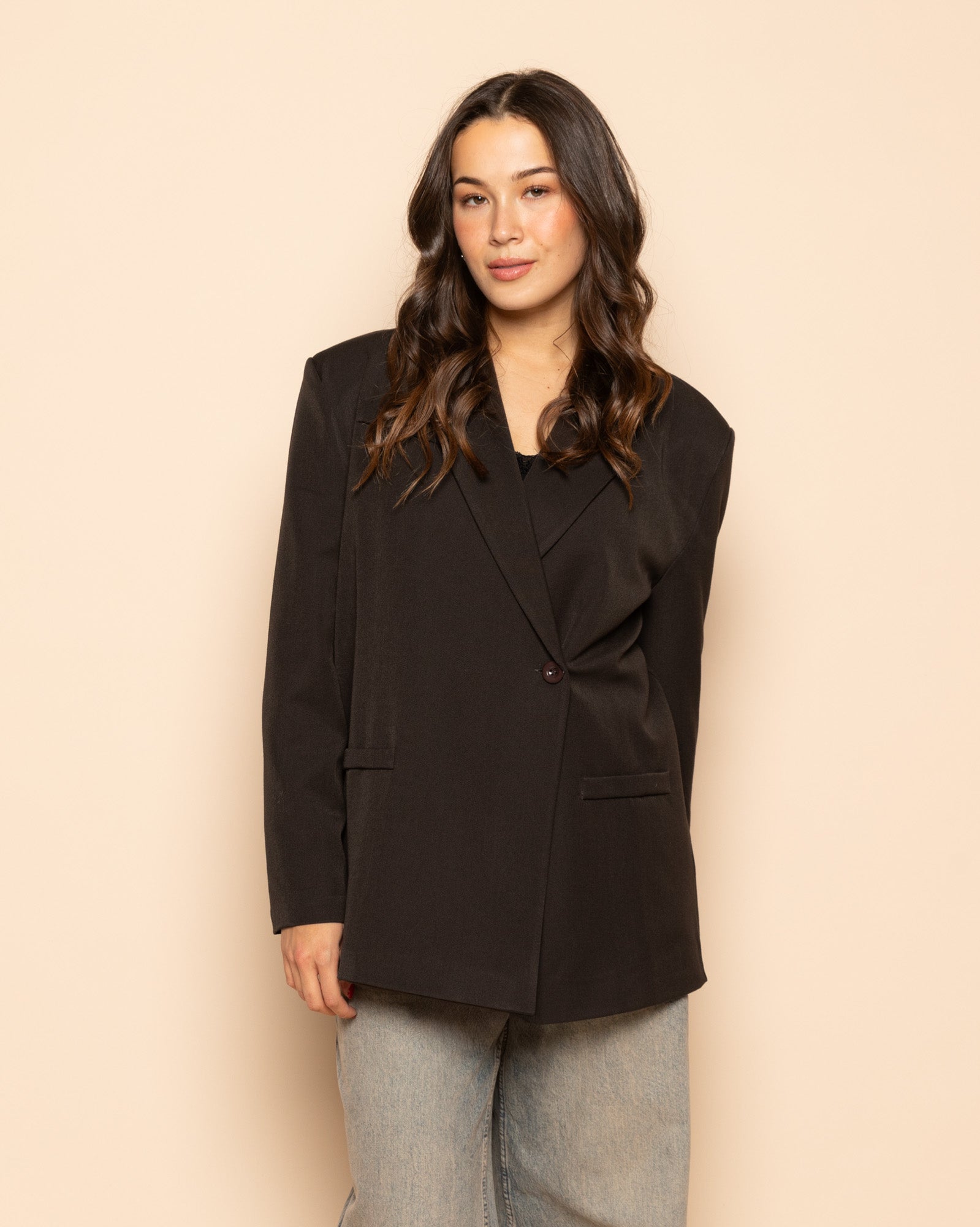 IRIS BOXY BLAZER DONKERBRUIN