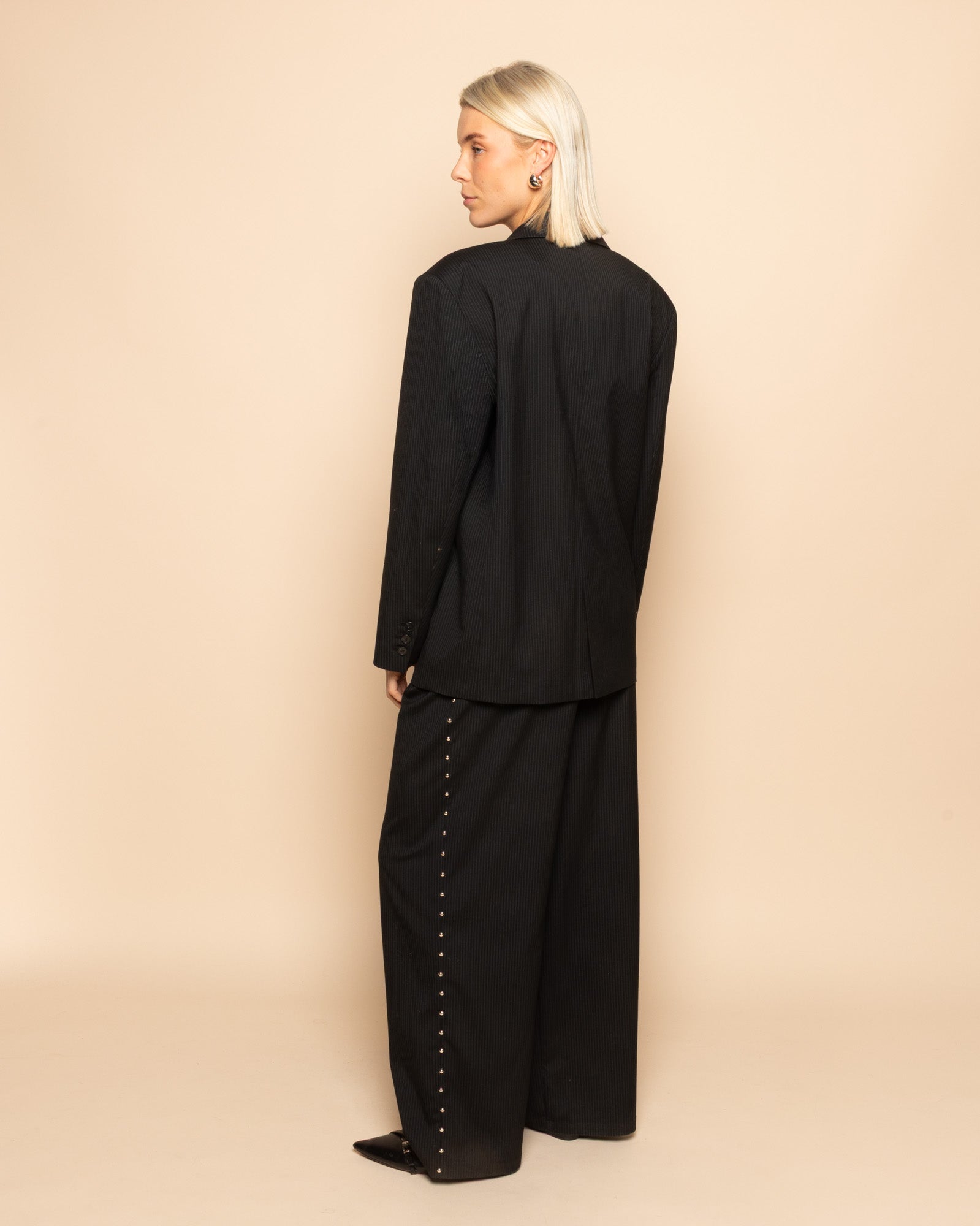 SAAR PINSTRIPE OVERSIZED BLAZER ZWART