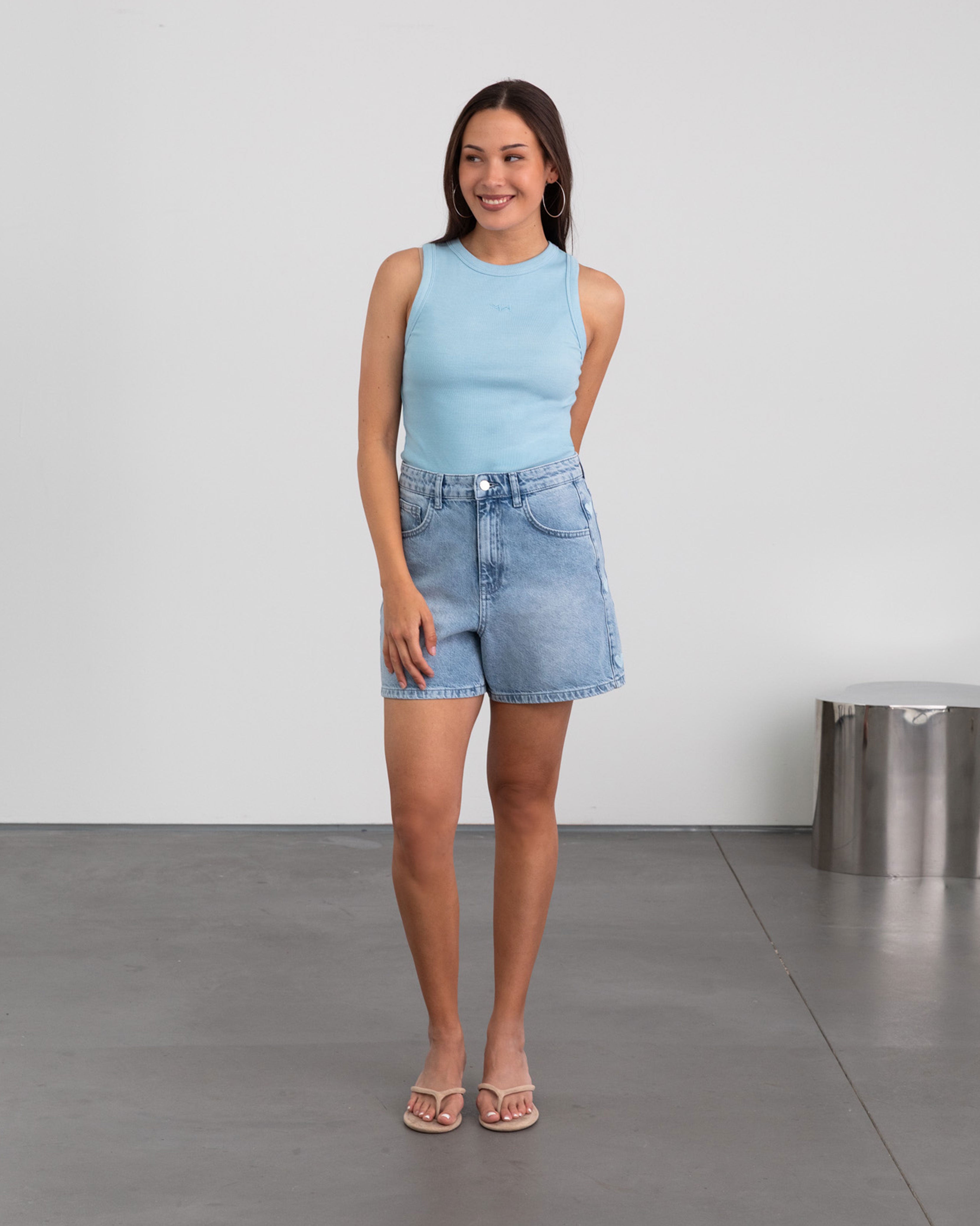 RACERBACK EMBROIDERY TOP BLAUW