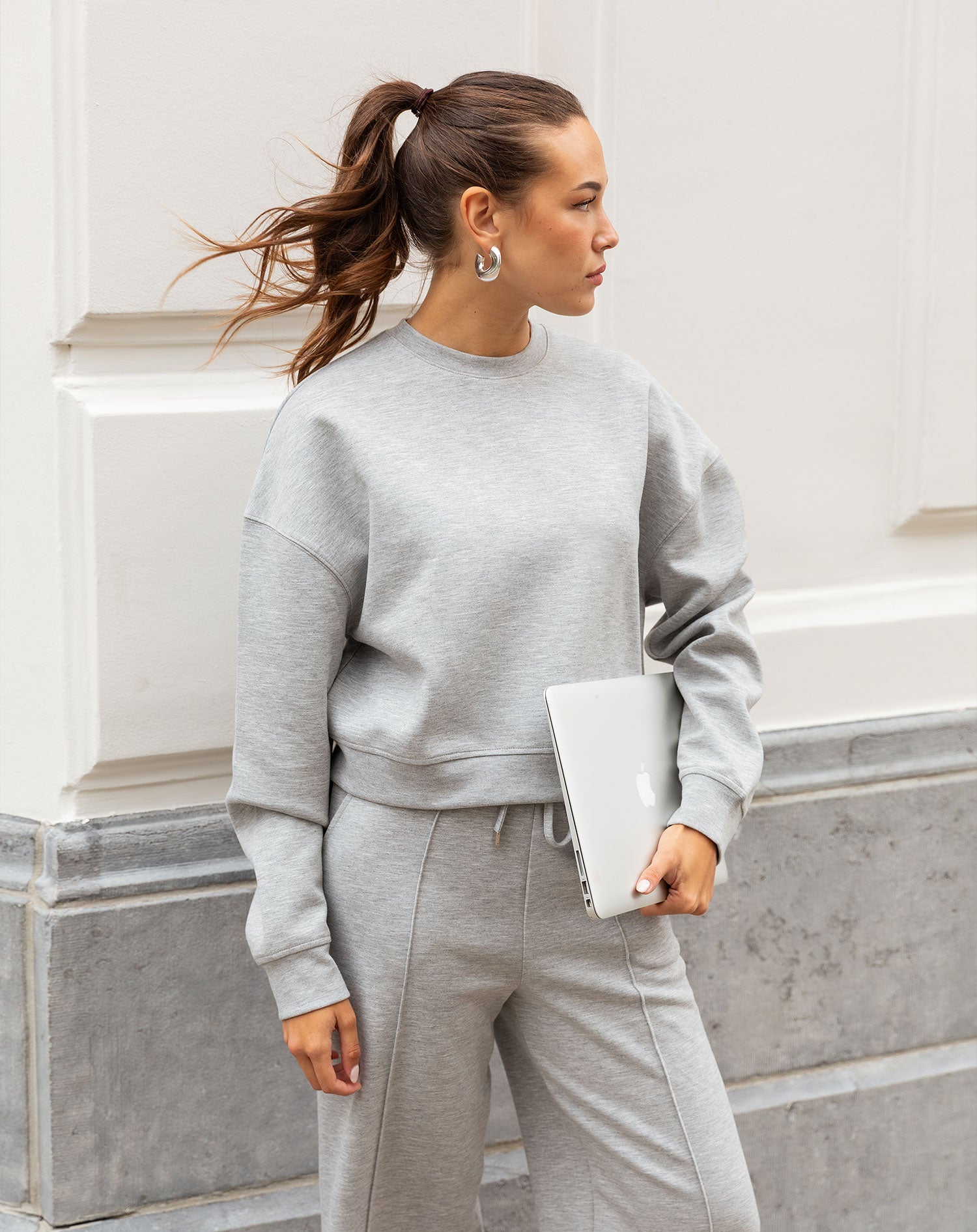 SCUBA CROPPED SWEATER LICHTGRIJS