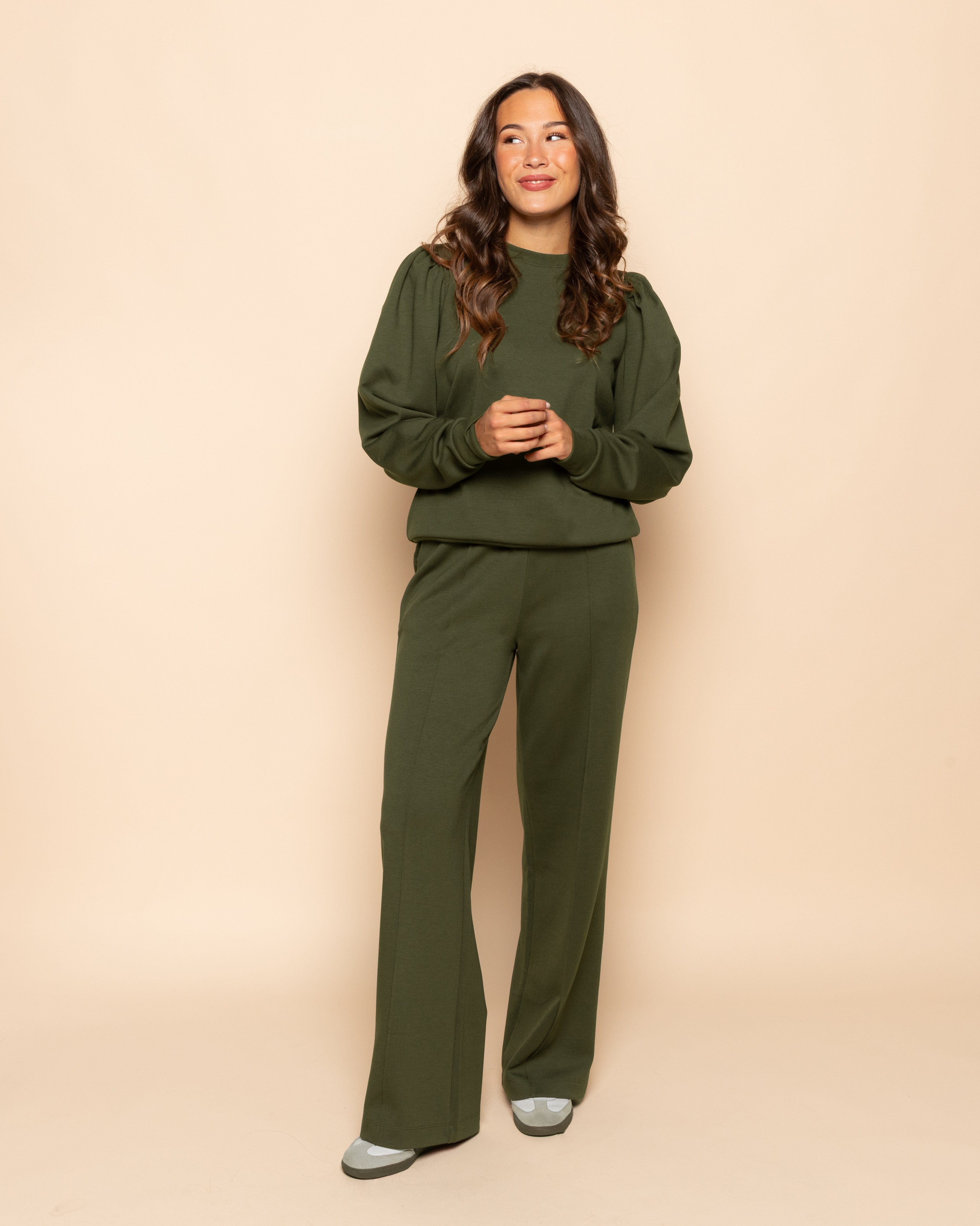 SCUBA PINTUCK PANTS TALL LEGERGROEN | Most Wanted