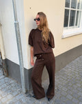 SCUBA PINTUCK PANTS CHOCOLADEBRUIN