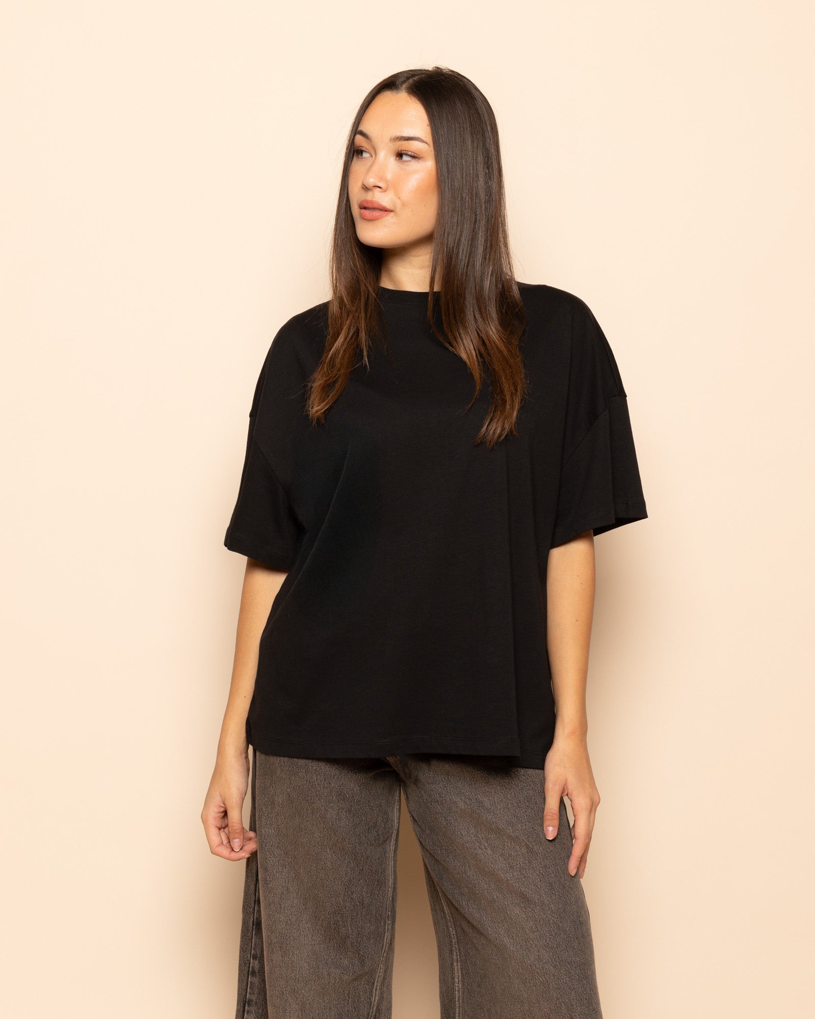 BASIC OVERSIZED TEE ZWART