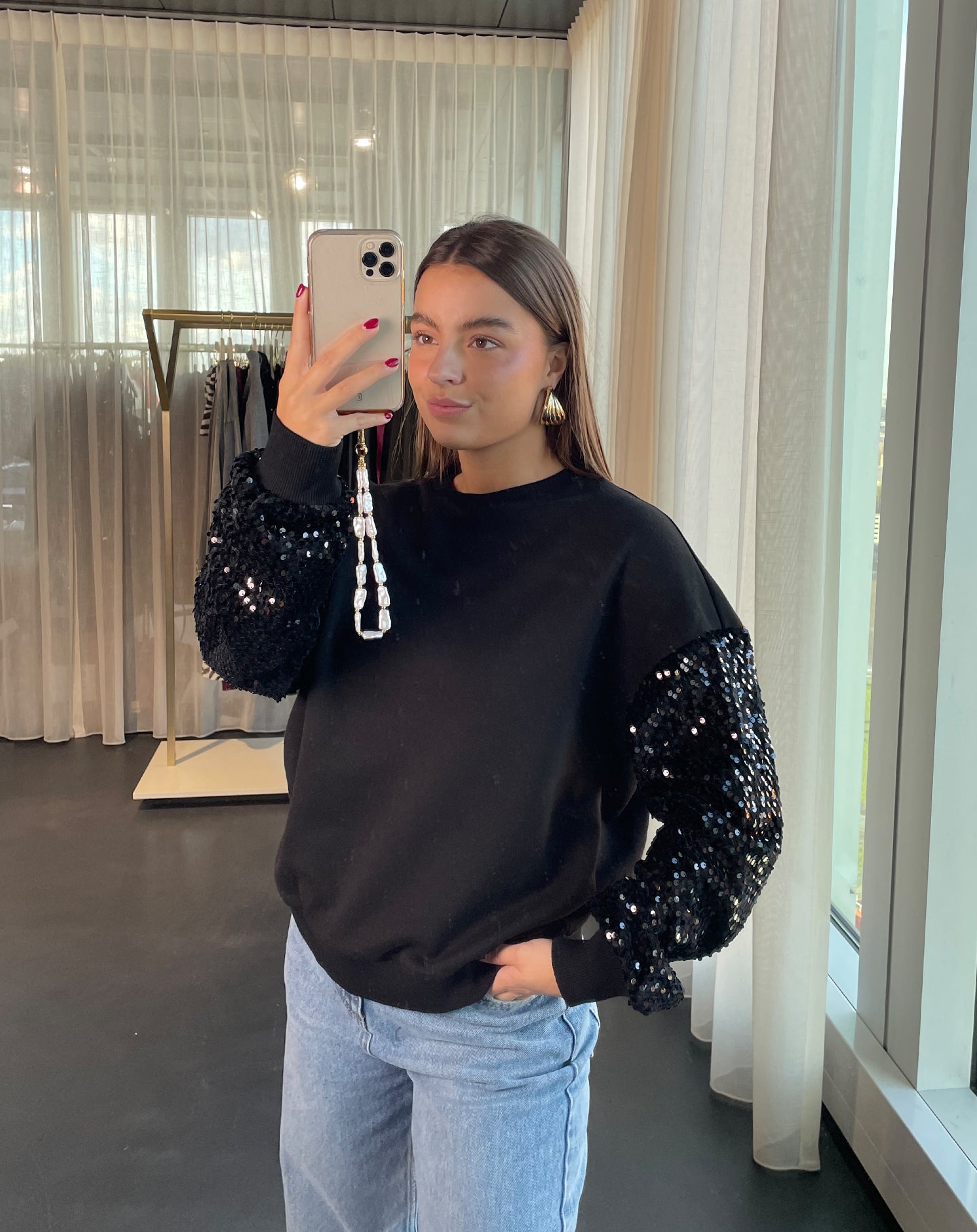 VELVET SEQUIN SLEEVE SWEATER BLACK