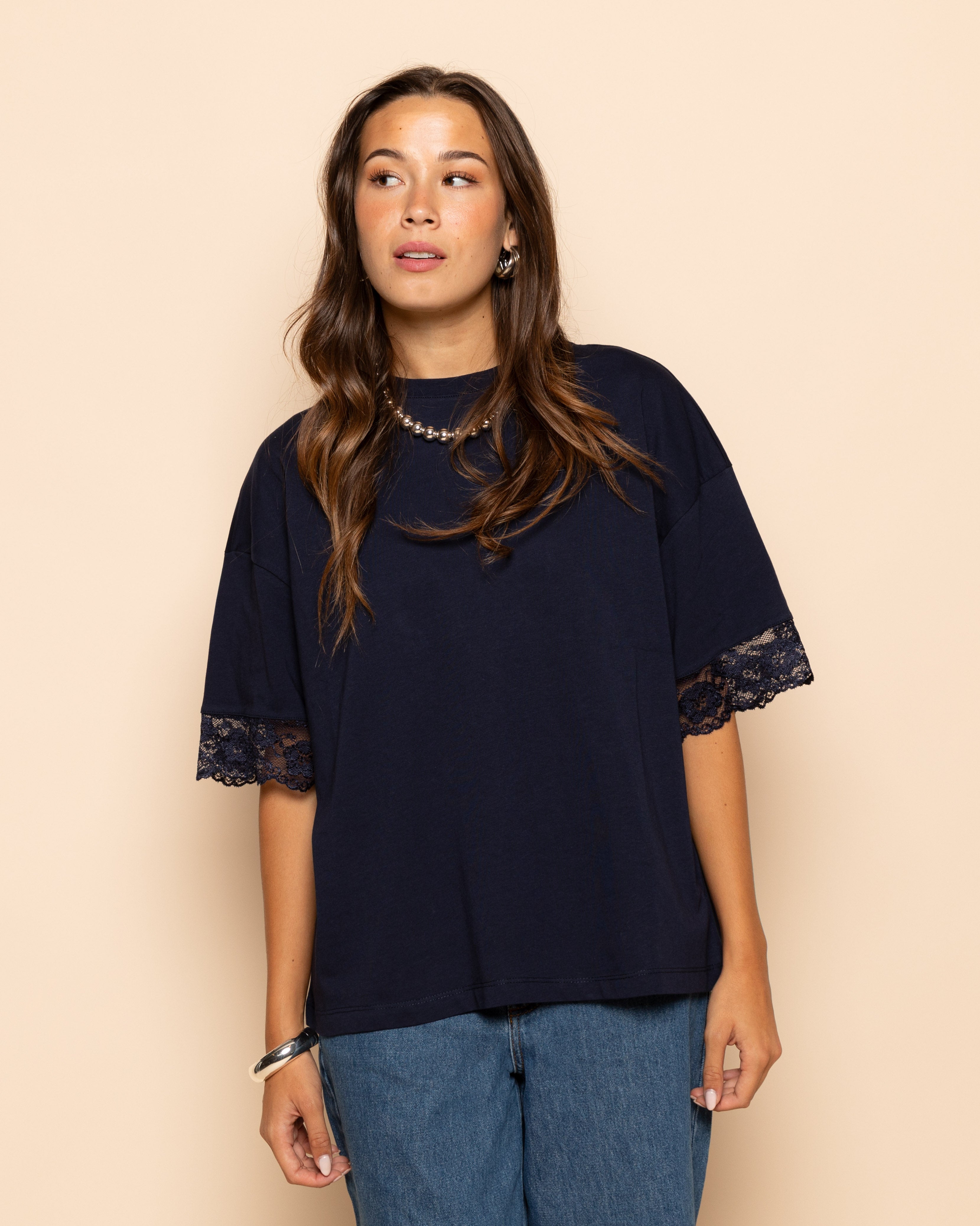 LACE SLEEVE OVERSIZED TEE MARINEBLAUW