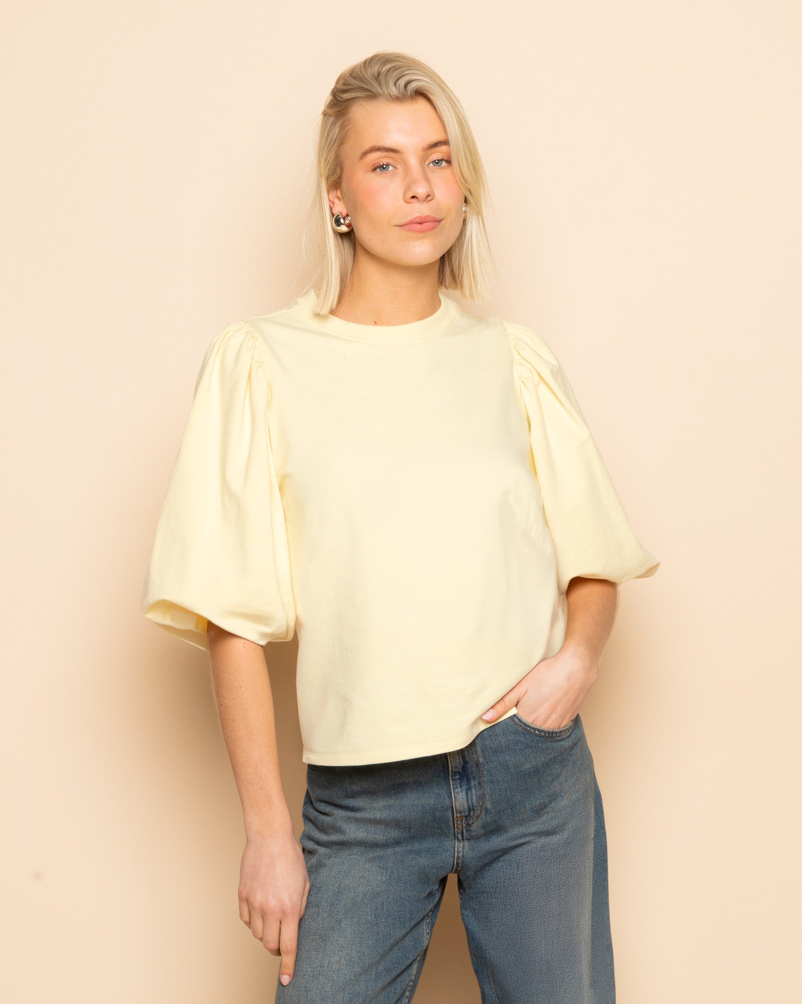 LOA PUFF SLEEVE SWEAT TOP BUTTER YELLOW