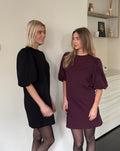 LOA PUFF SLEEVE SWEAT DRESS ZWART