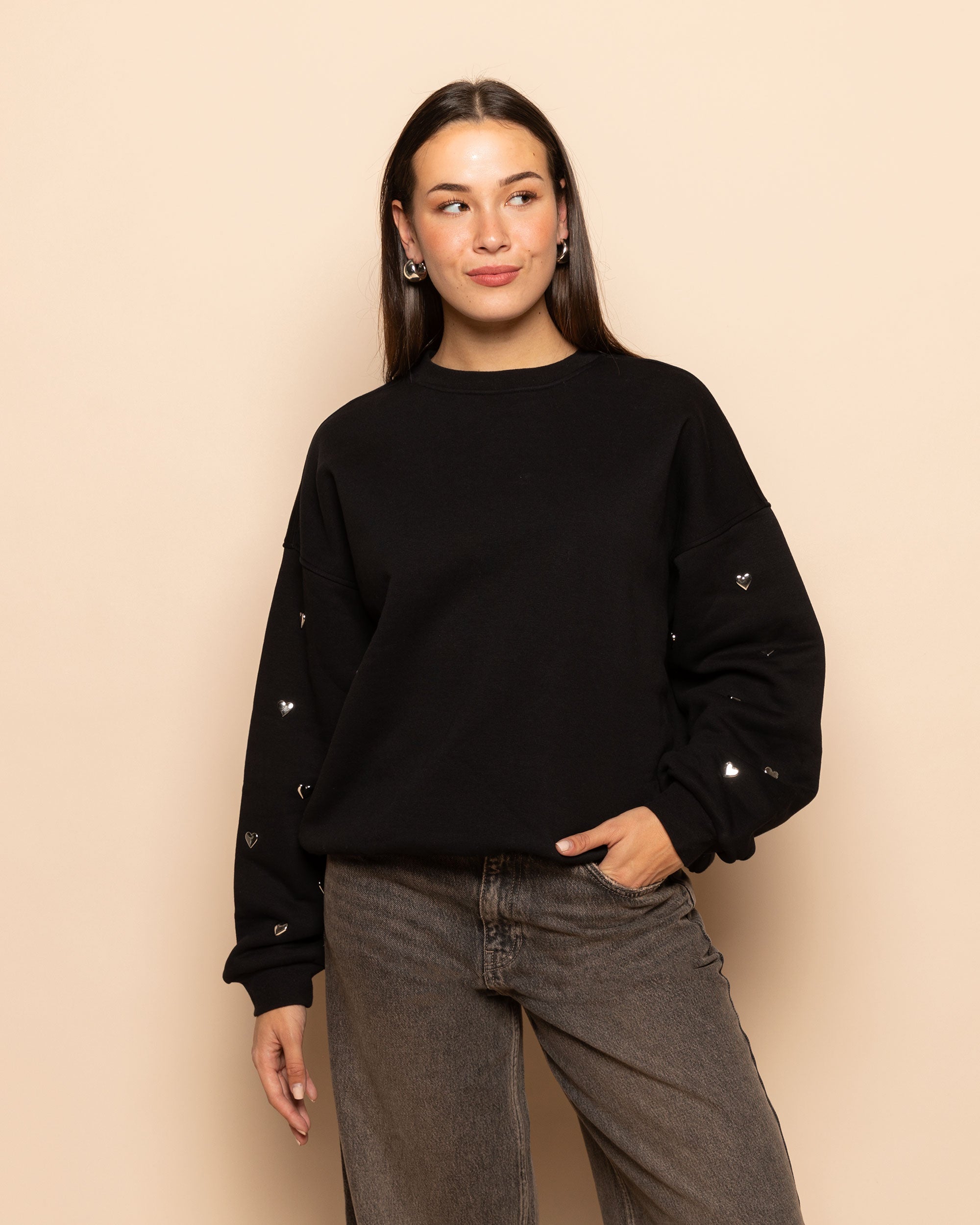 HEART STUD SWEATER BLACK
