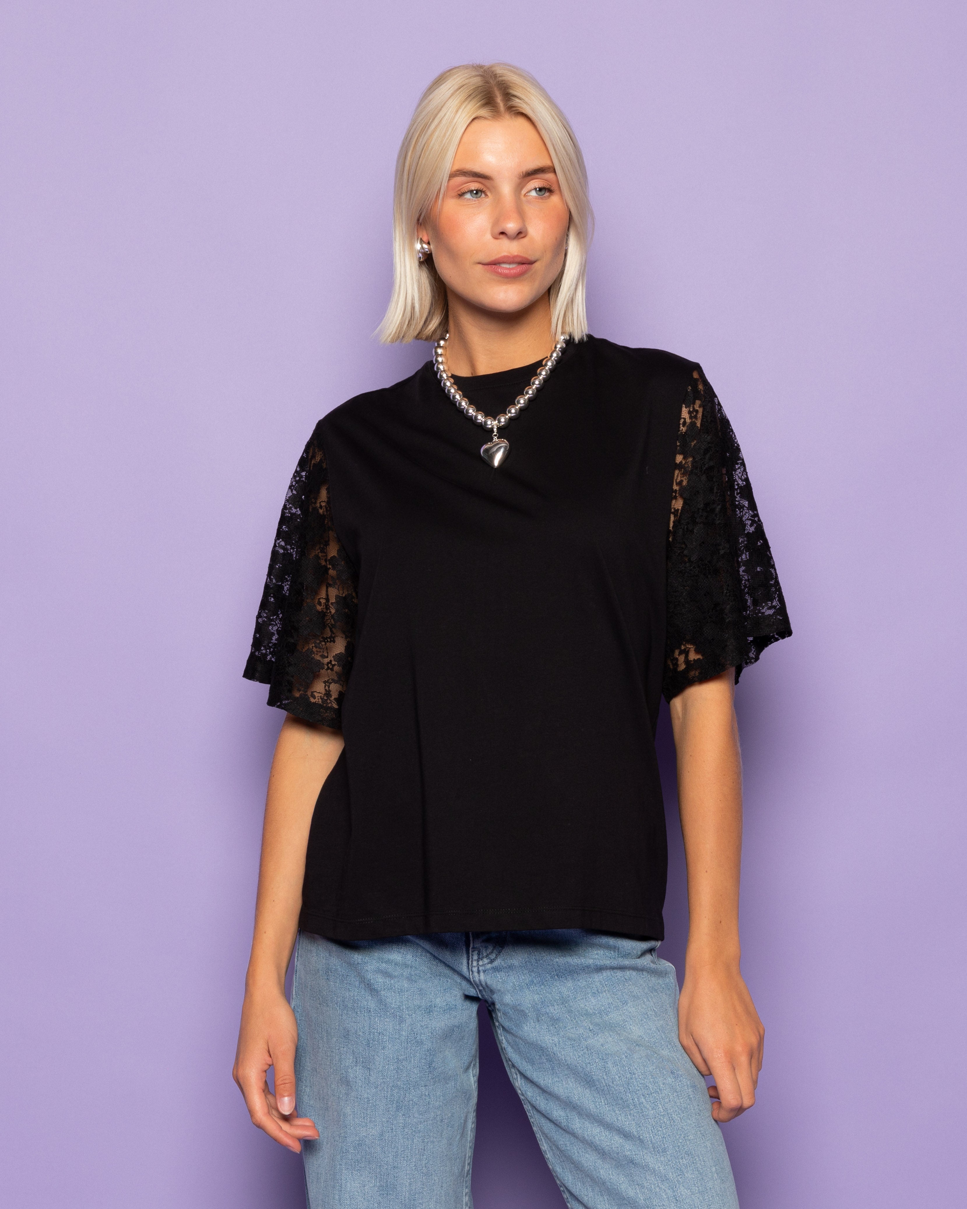 LACE BUTTERFLY SLEEVE TEE ZWART