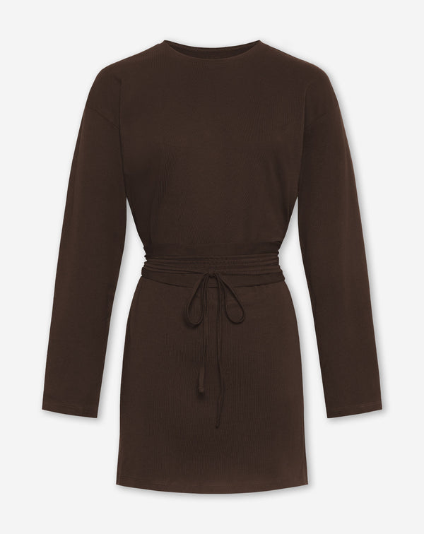 BELTED LONG SLEEVE TEE DRESS DONKERBRUIN