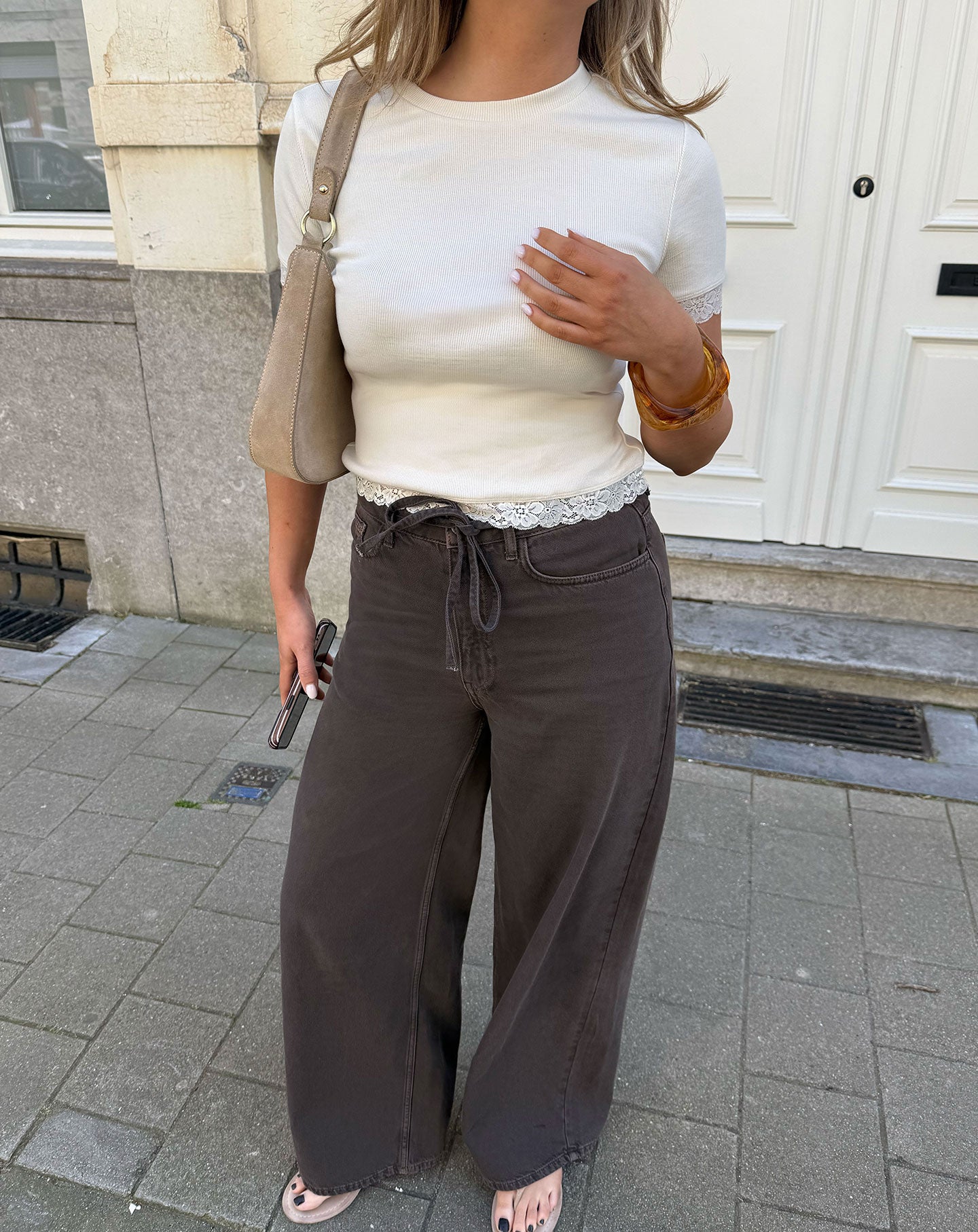 LOTTE BAGGY JEANS BRUIN