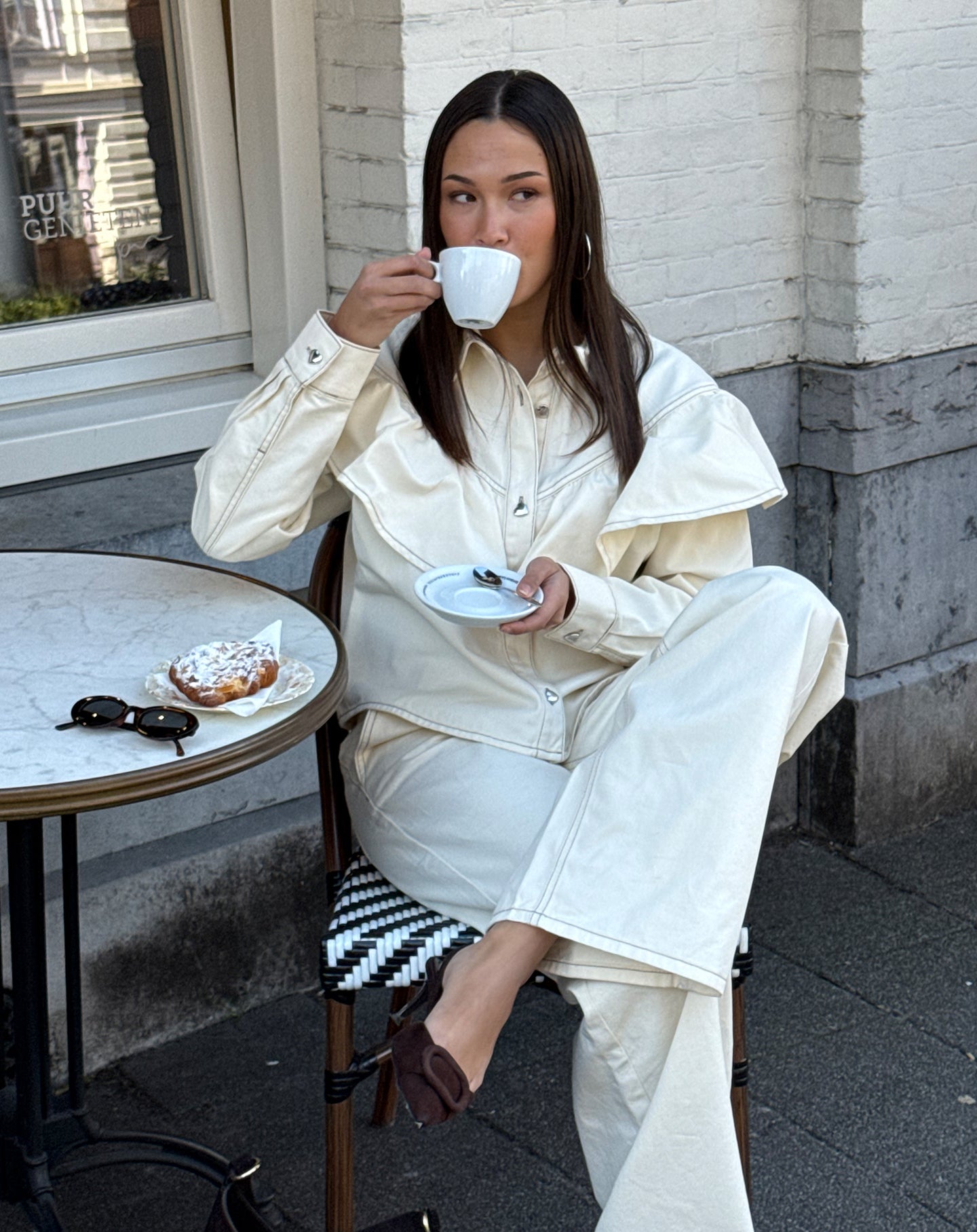 RUFFLE DENIM BLOUSE CRÈME
