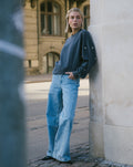 SIDE SEAM WIDE LEG JEANS MID BLAUW