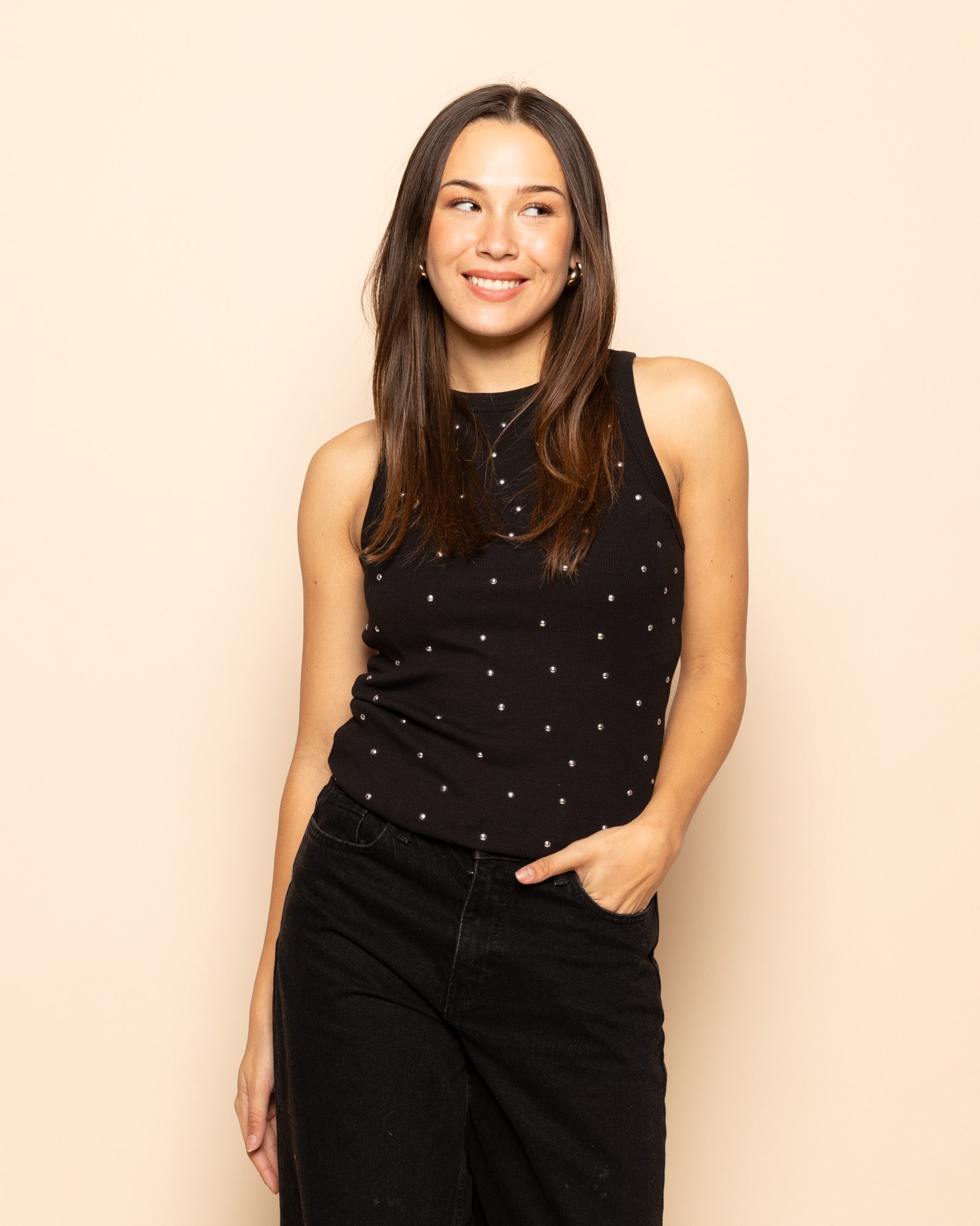 ALLOVER STUDS RACERBACK TOP ZWART