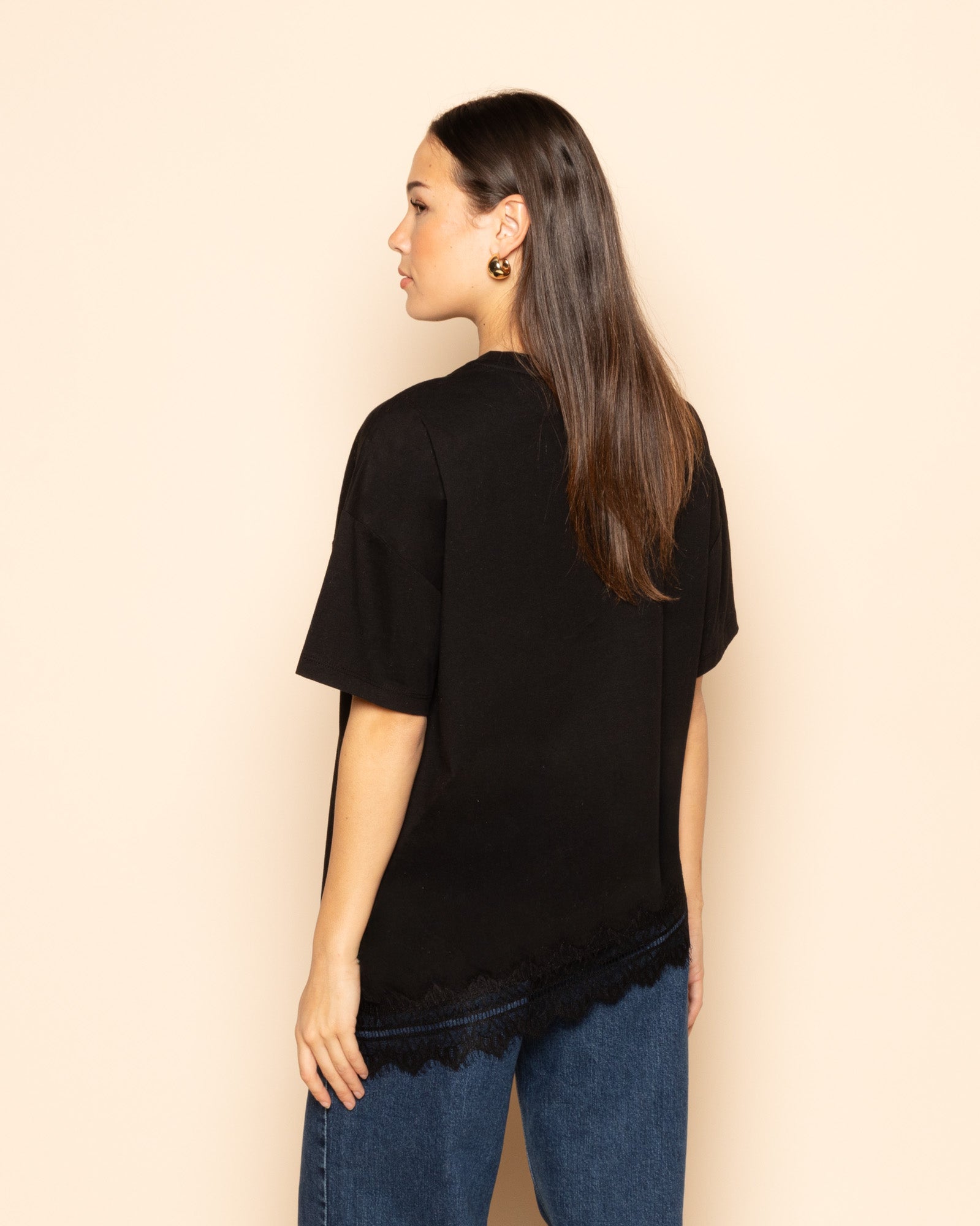 LACE BORDER OVERSIZED TEE BLACK