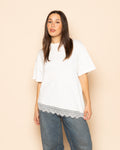 LACE BORDER OVERSIZED TEE CRÈME