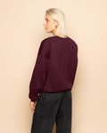 MIDNIGHT SATIN PATCH SWEATER DONKER BURGUNDY