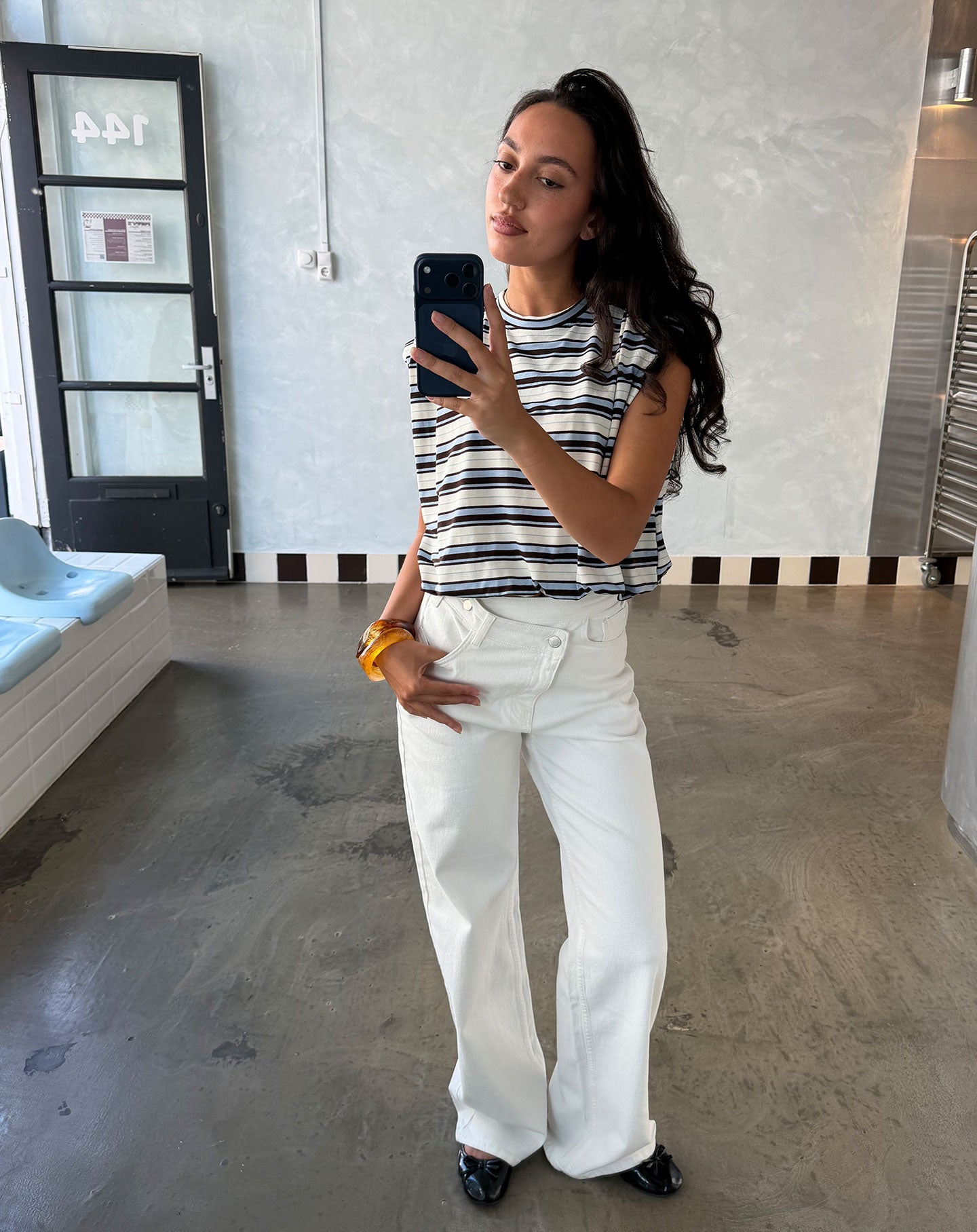 ELVY CROSSOVER WIDE LEG JEANS WIT