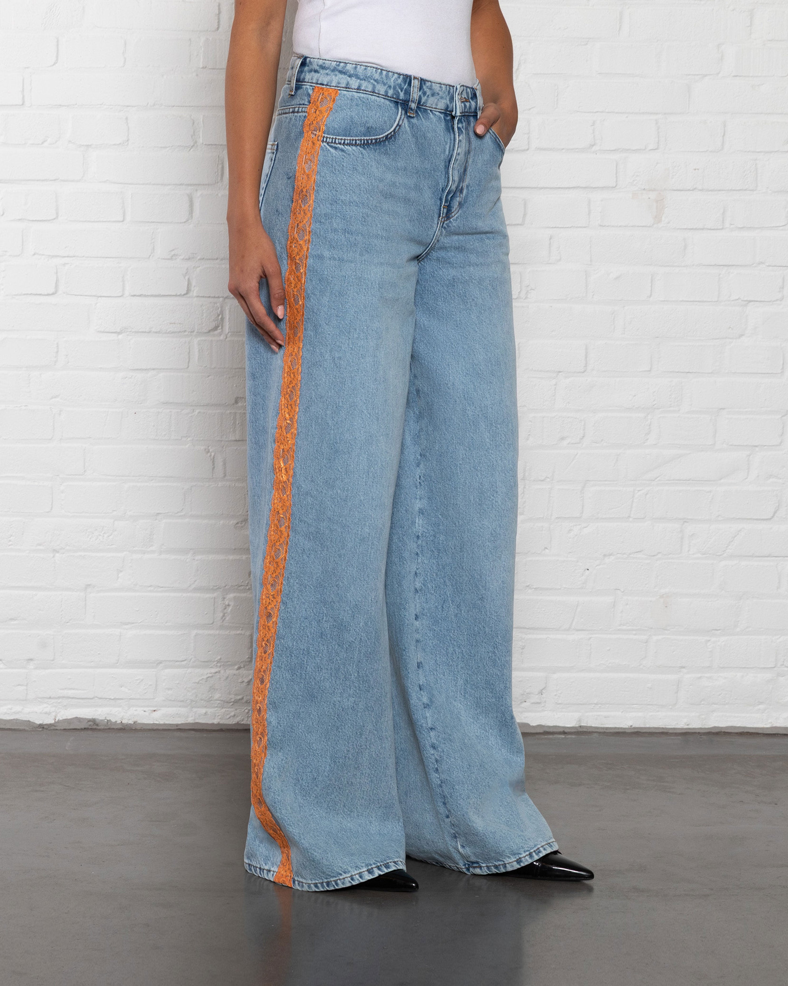 LACE TAPE WIDE LEG JEANS ORANJE