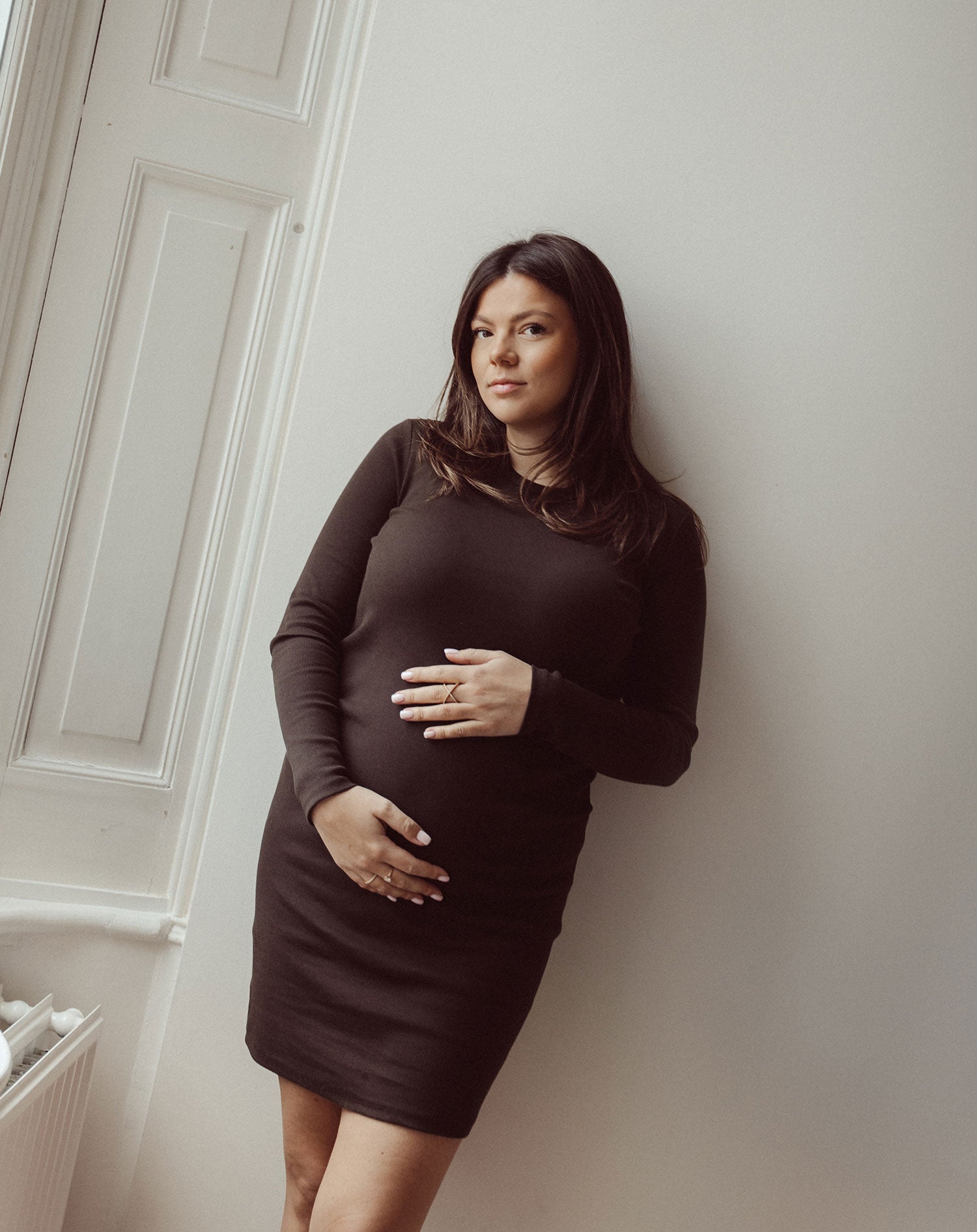 BODYCON LONG SLEEVE RIB DRESS MATERNITY BRUIN