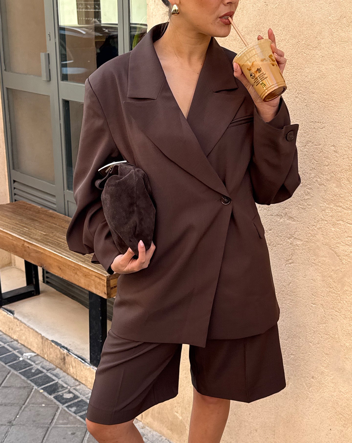 LYA OVERSIZED TWISTED SLEEVE BLAZER BRUIN