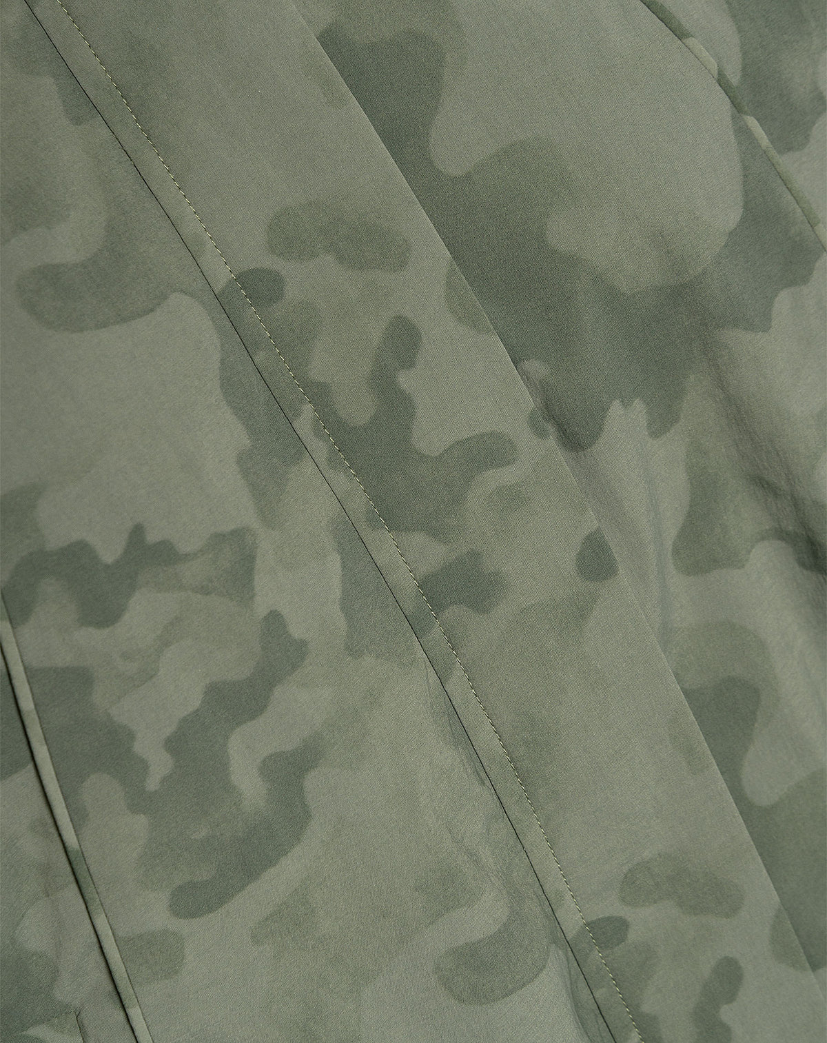BRUNA TRACK JACKET ARMY PRINT GROEN | Most Wanted
