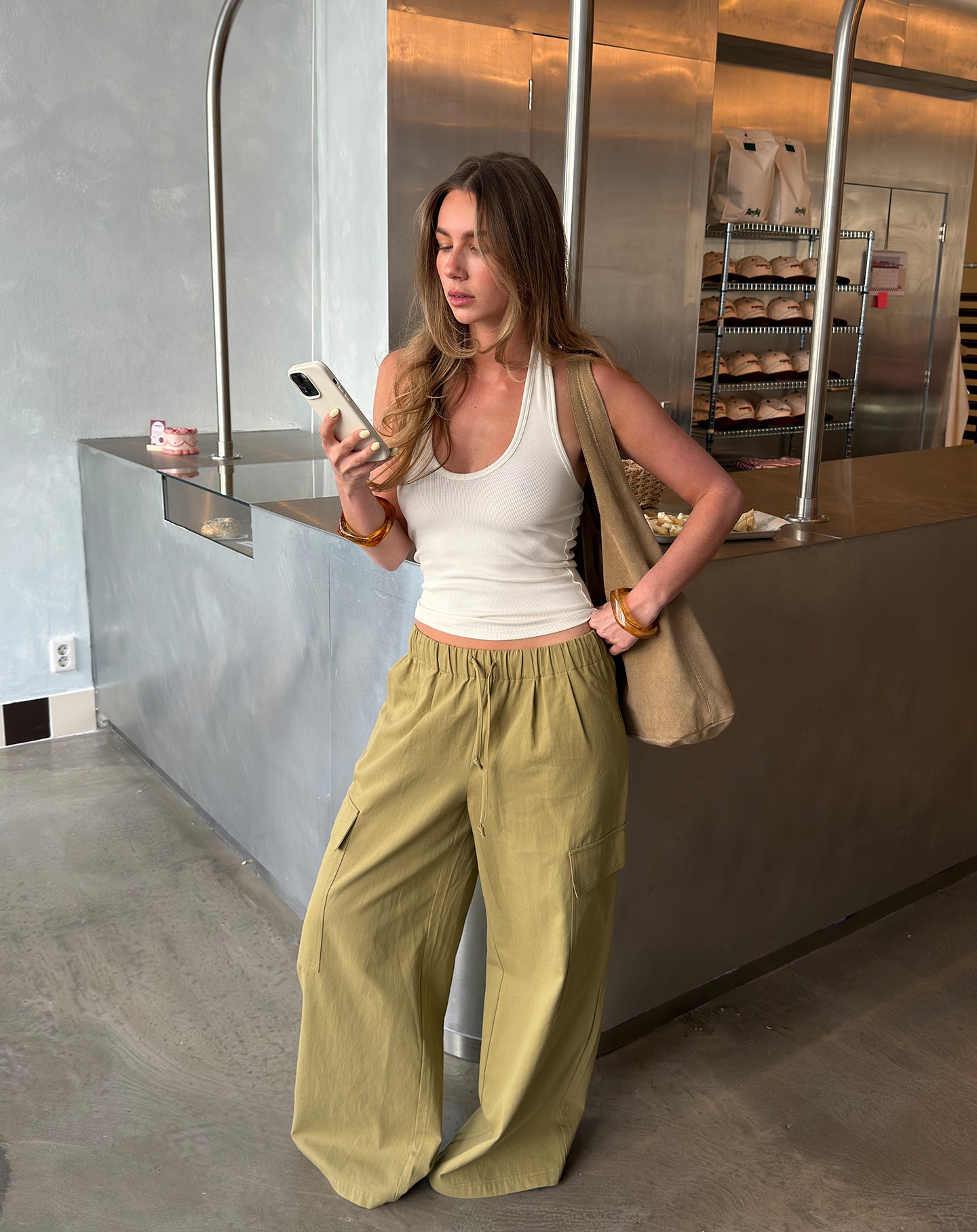 GIA WIDE LEG CARGO PANTS PETITE OLIJFGROEN