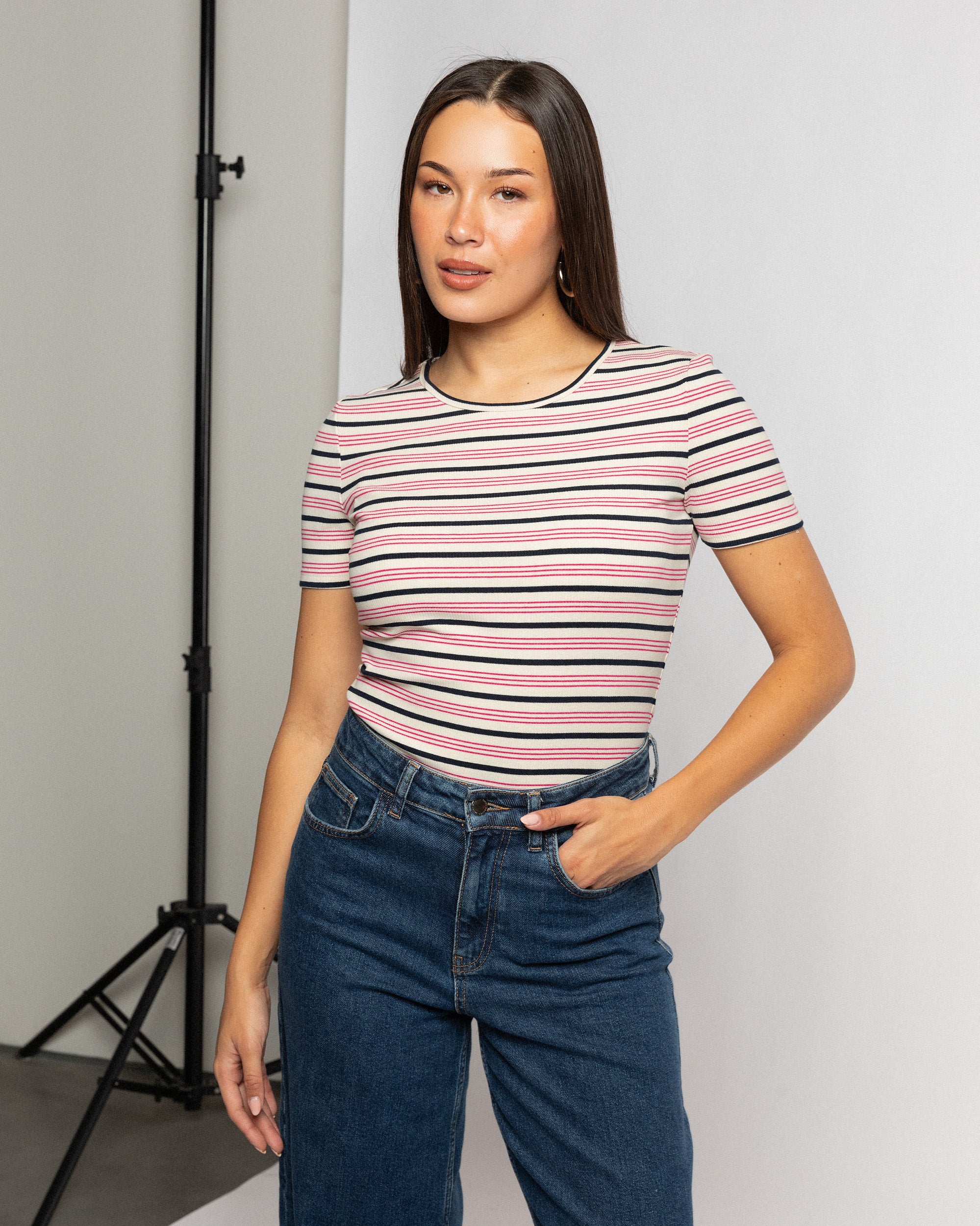 RIBBED FITTED TOP STRIPE CRÈME FUCHSIA