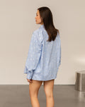 OVERSIZED FLOWER EMBELLISHED STRIPE BLOUSE  BLAUW