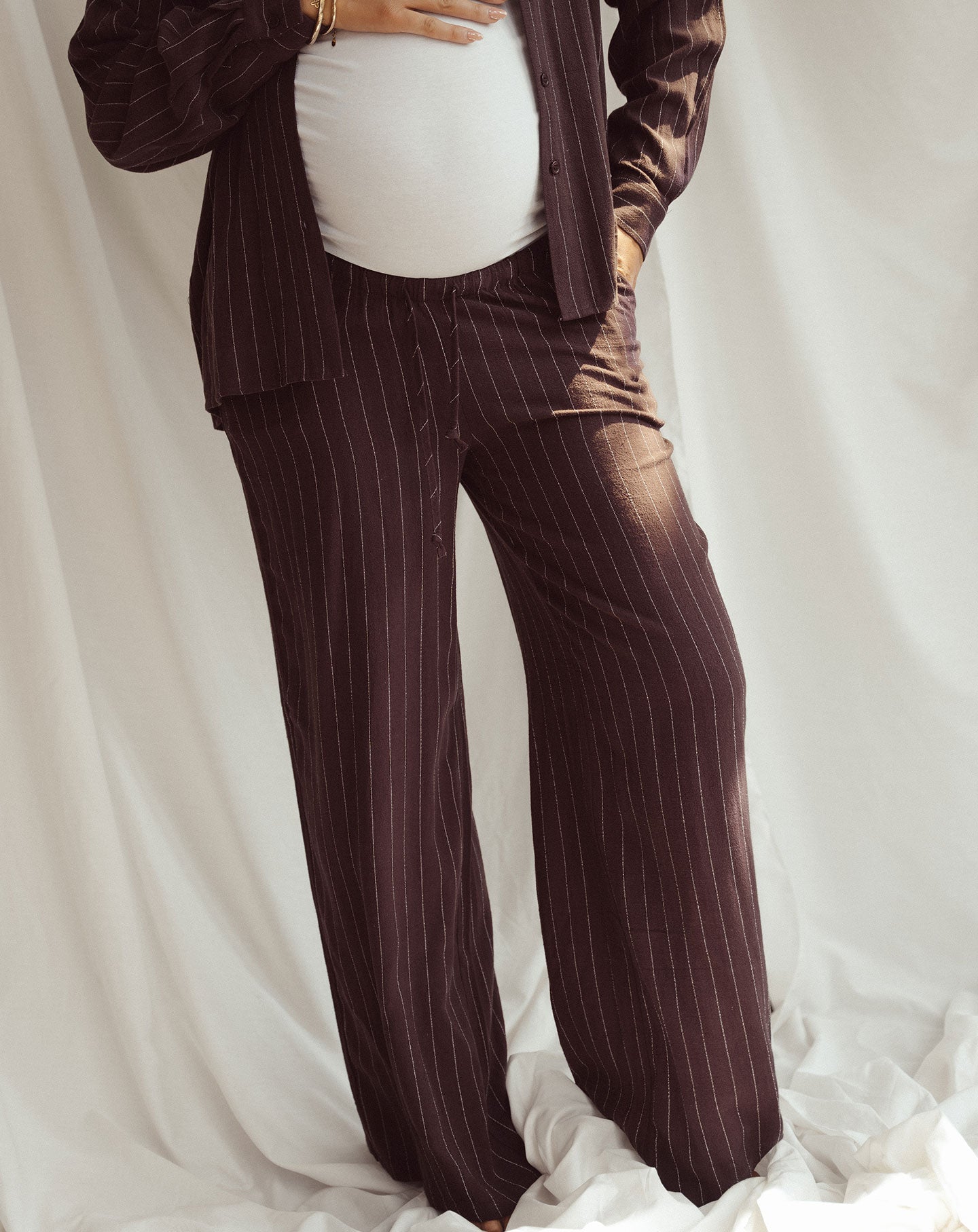 RHODE LINEN PULL ON PANTS MATERNITY PETITE PIN STRIPE BRUIN