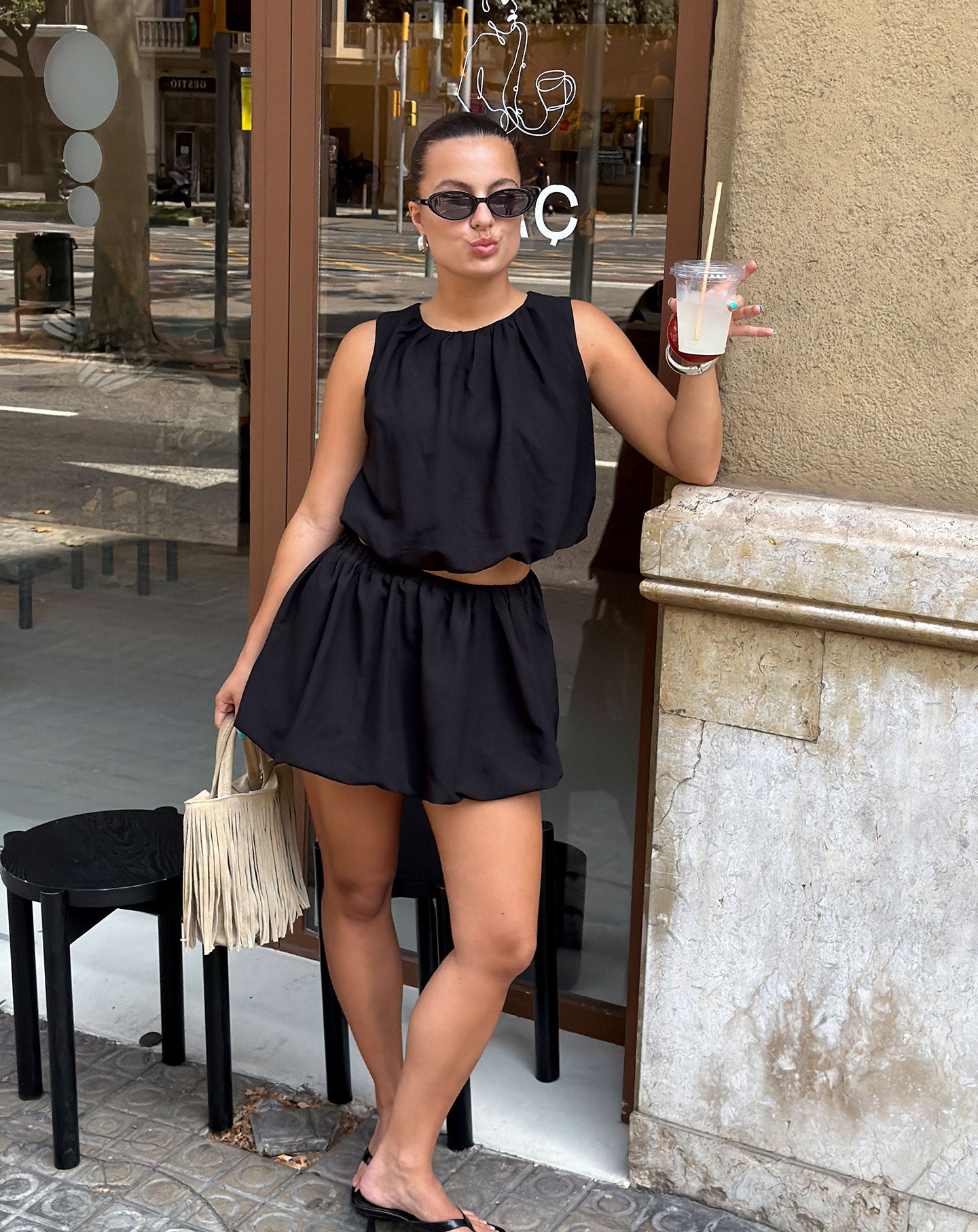 MIKA BUBBLE HEM SKIRT ZWART