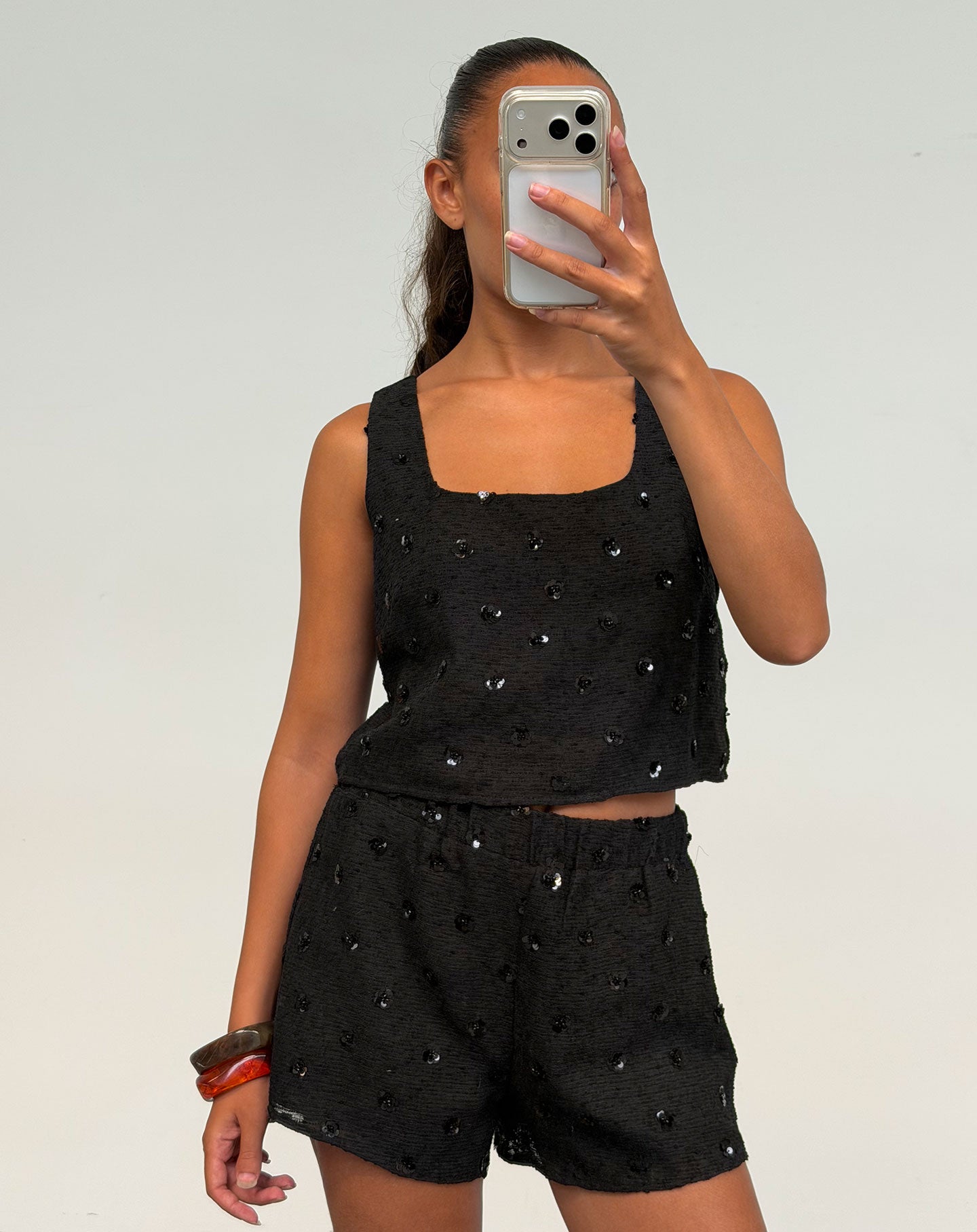 BUNNY FLOWER SEQUIN BOUCLE TOP ZWART