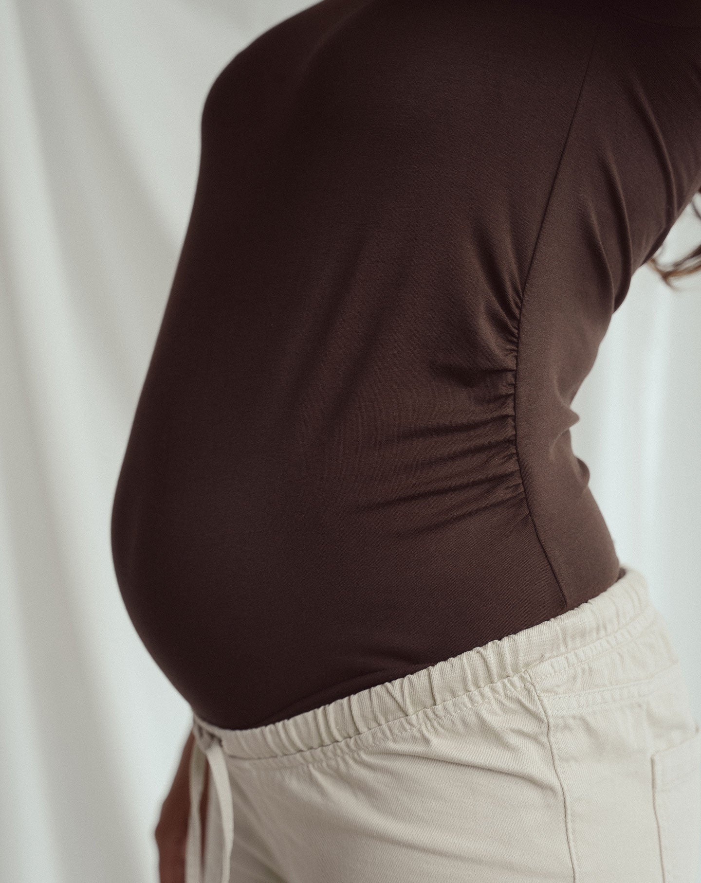 GATHERED SHORT SLEEVE TEE MATERNITY BRUIN